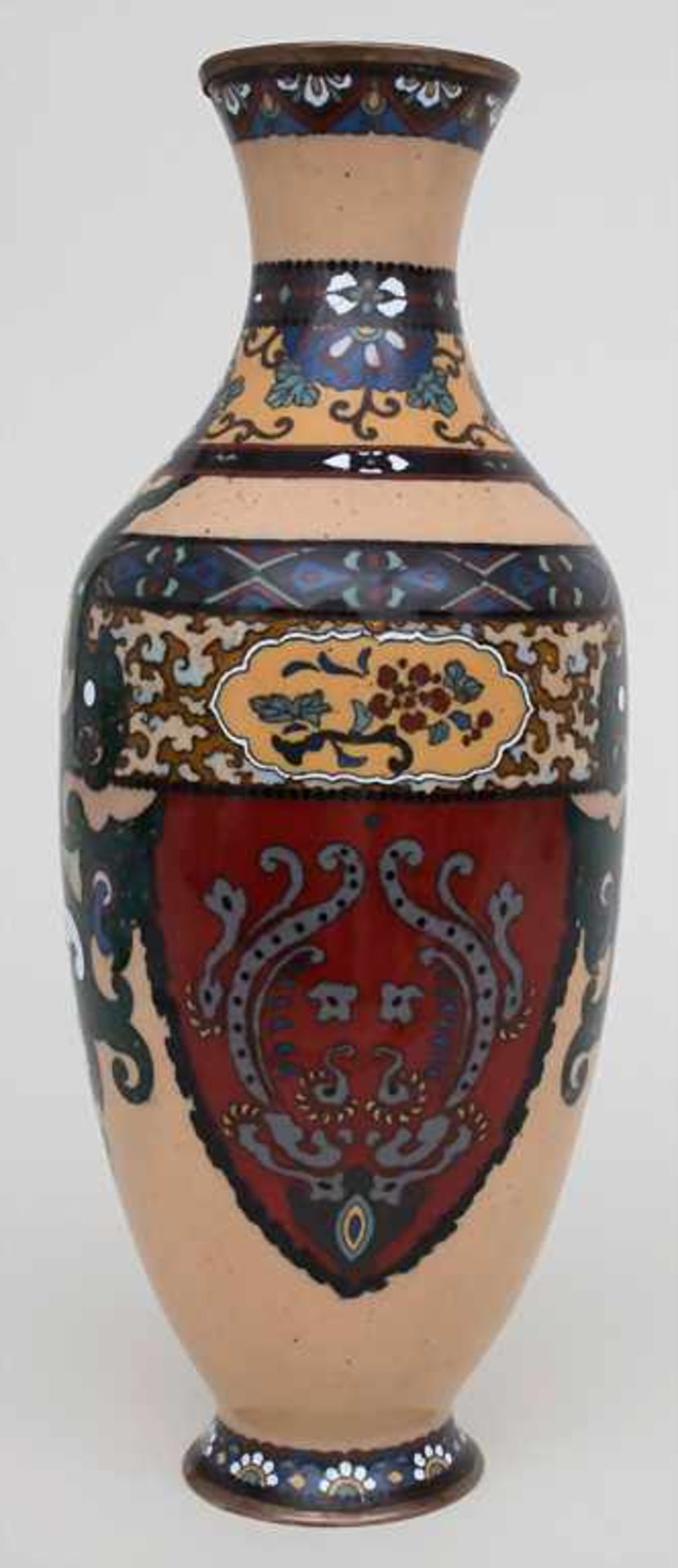 Cloisonné-Vase, 'Phönixe in Reserve', Meiji-PeriodeMaterial: Kupferkorpus, polychromes Email- - Bild 3 aus 8