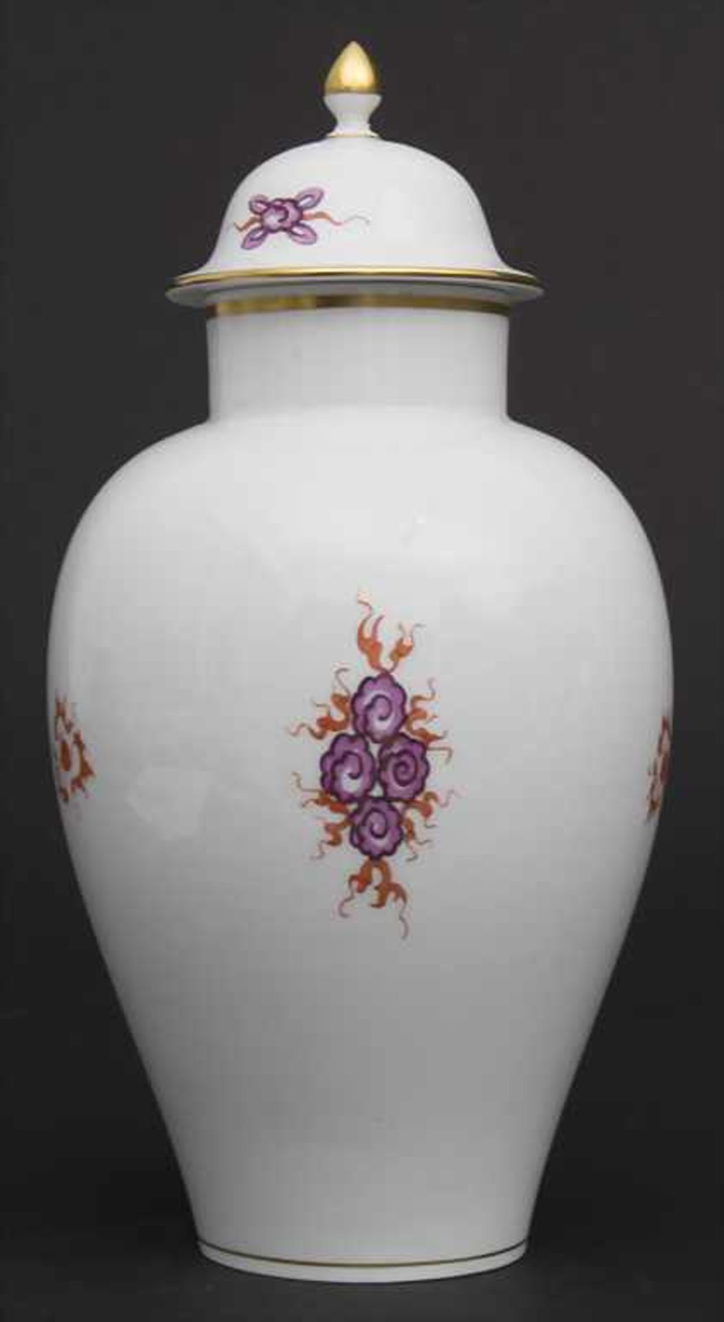 Deckelvase mit 'Ming-Drache' in Purpur / A covered urn vase with 'Purple Ming Dragon', Meissen, nach - Bild 3 aus 6