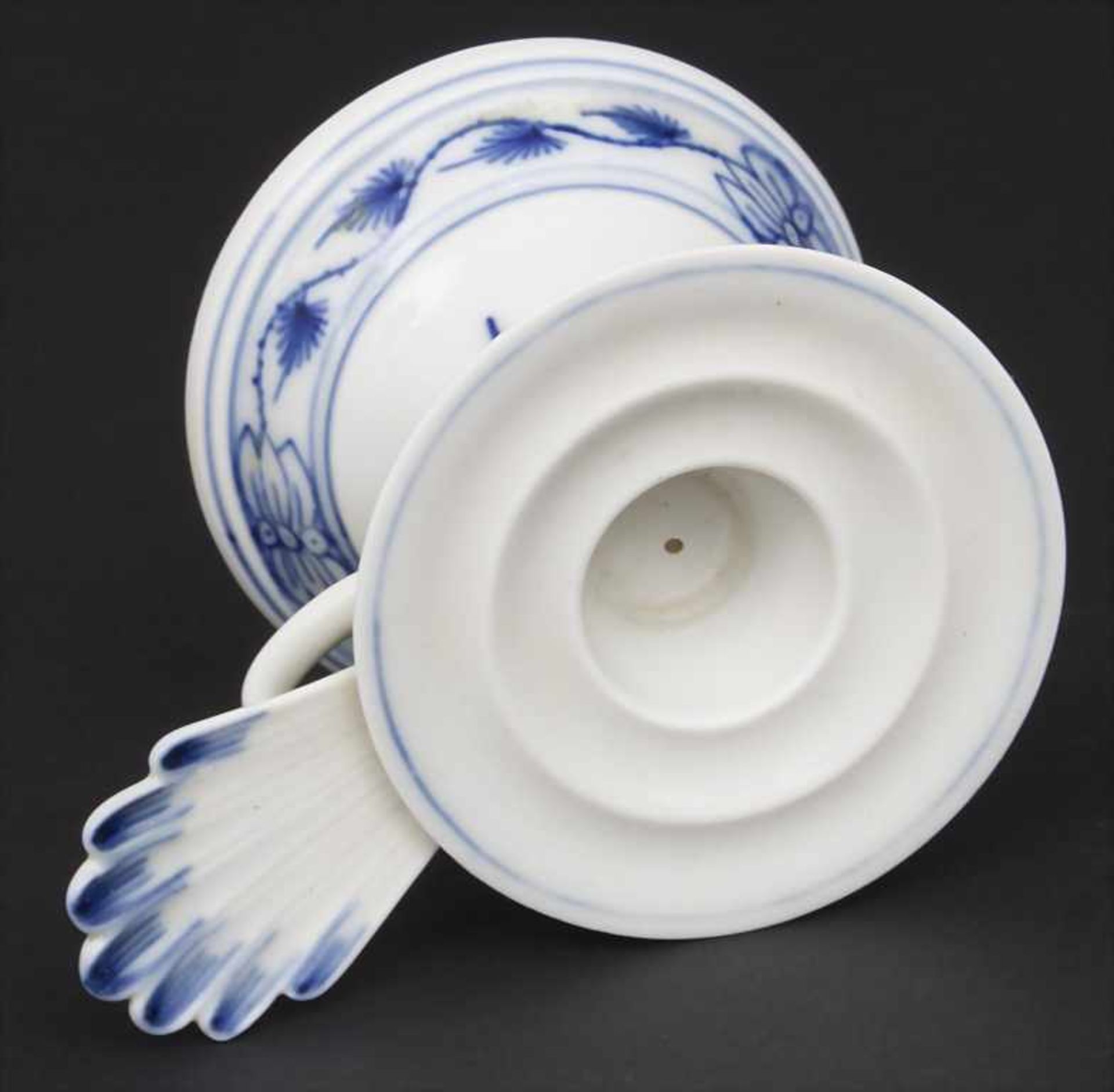 Vierteiliges Konvolut 'Zwiebelmuster' / A four-part set of onion pattern porcelain, Meissen, 19. / - Image 6 of 10