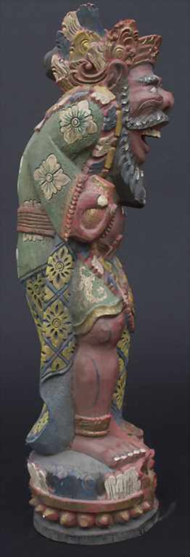 Holzfigur 'Schutzgott' / A wooden figure 'Protective God', Bali, 20. Jh.Material: Holz, - Image 3 of 5