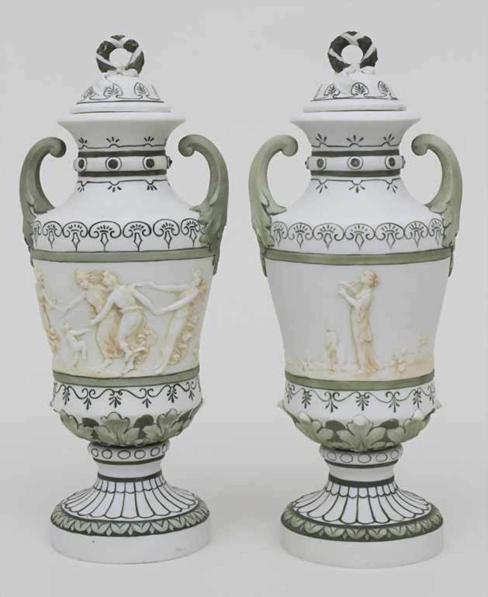 Paar Deckelvasen mit Relieffries / A pair of covered vases with relief, Karl Ens, Volkstedt, um