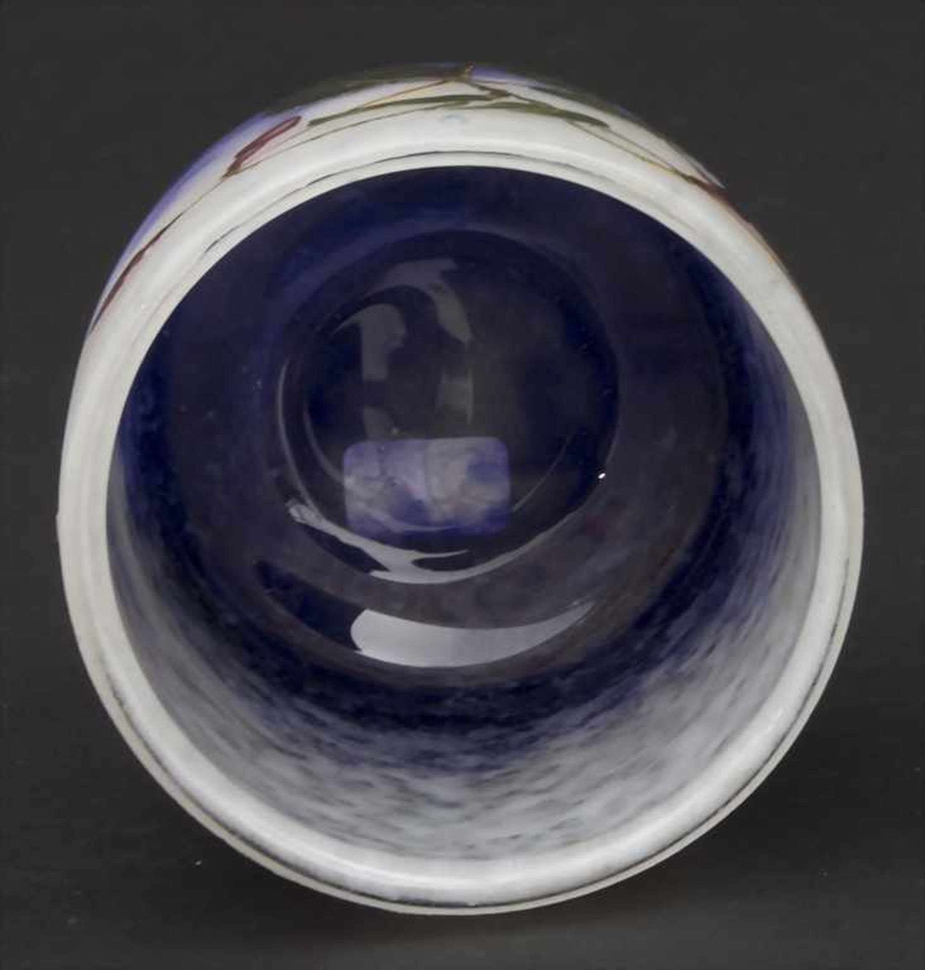 Vase mit Fuchsien / A vase with fuchsias, Daum Frères, Nancy, um 1900Material: farbloses Glas mit - Bild 4 aus 5