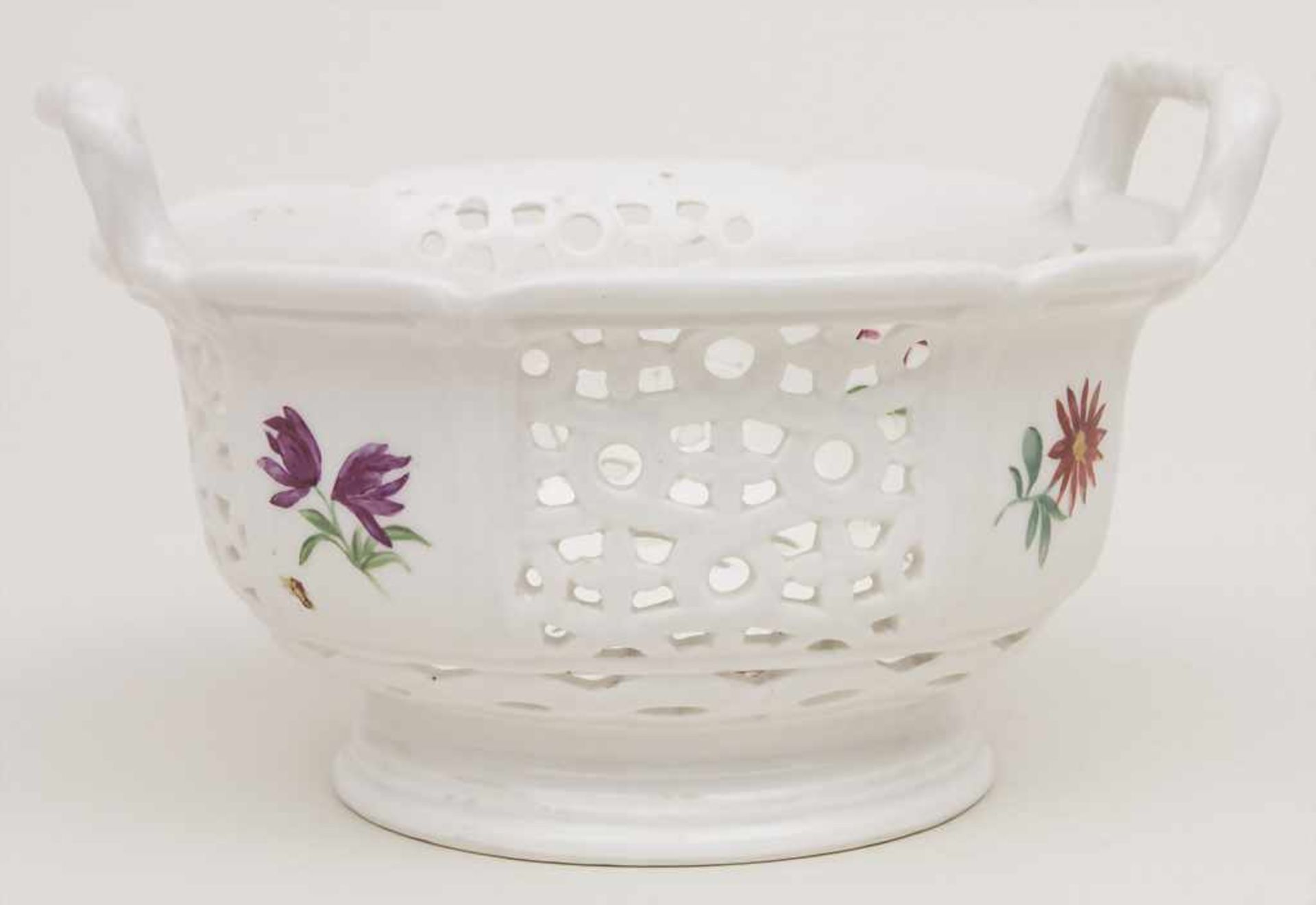 Korbschale mit Blumenmalerei / A basket bowl with flowers, Frankenthal, um 1780Material: - Bild 4 aus 8