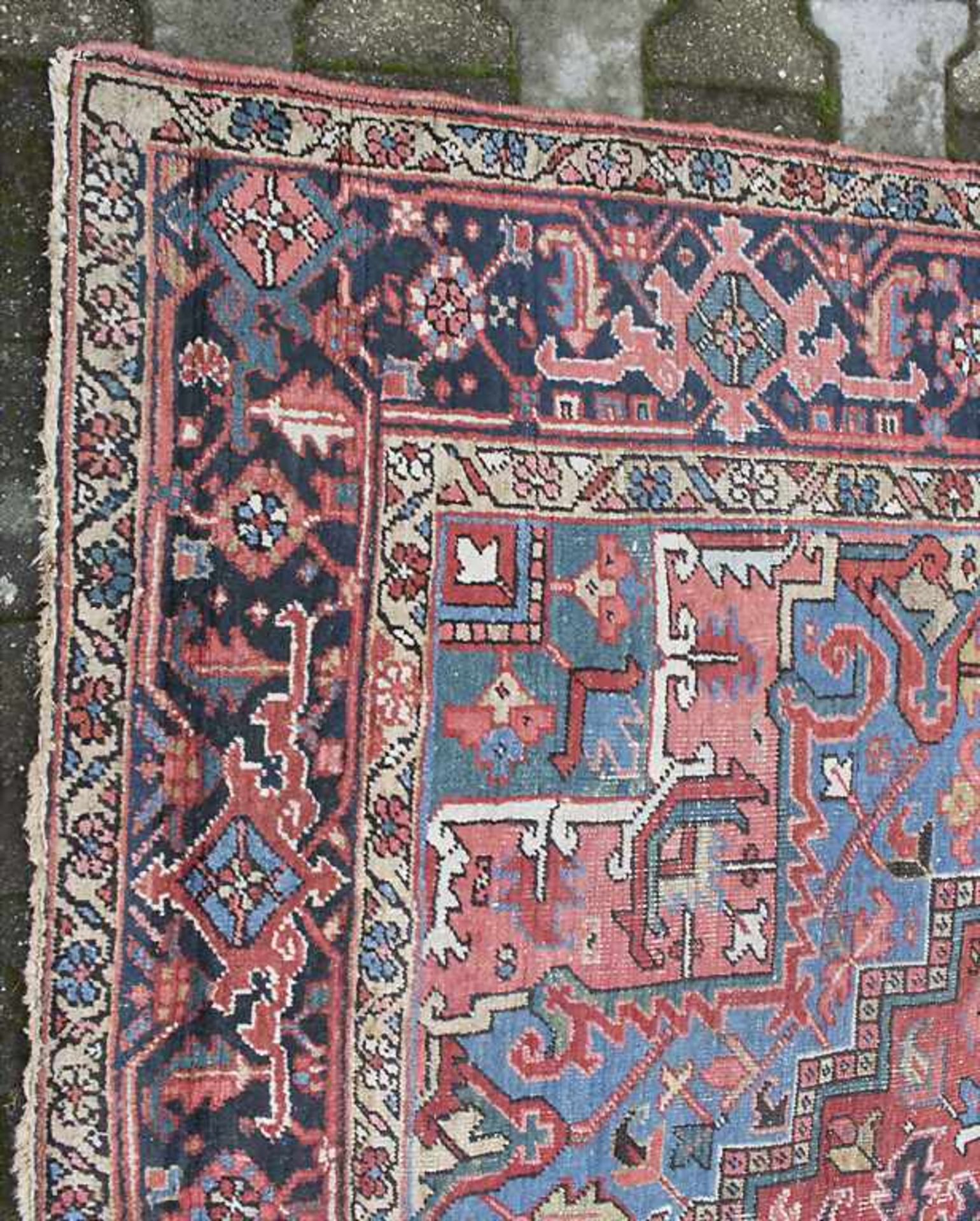 Orientteppich 'Heriz' / An oriental carpet 'Heriz'Material: Wolle, Maße: 330 x 220 cm, Zustand: gut, - Bild 3 aus 4