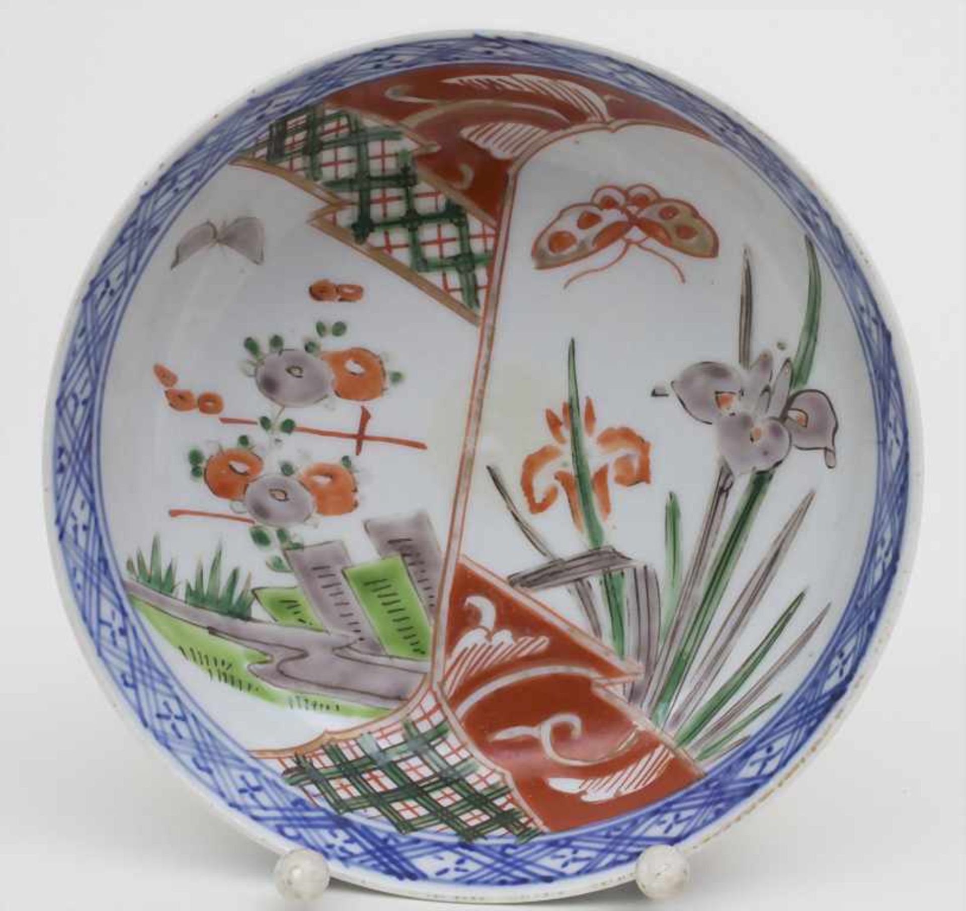 2 Imari-Schalen / Two Imari bowls, Japan, 18./19. Jh.Material: Porzellan, mit Emailfarben bemalt, - Bild 3 aus 5