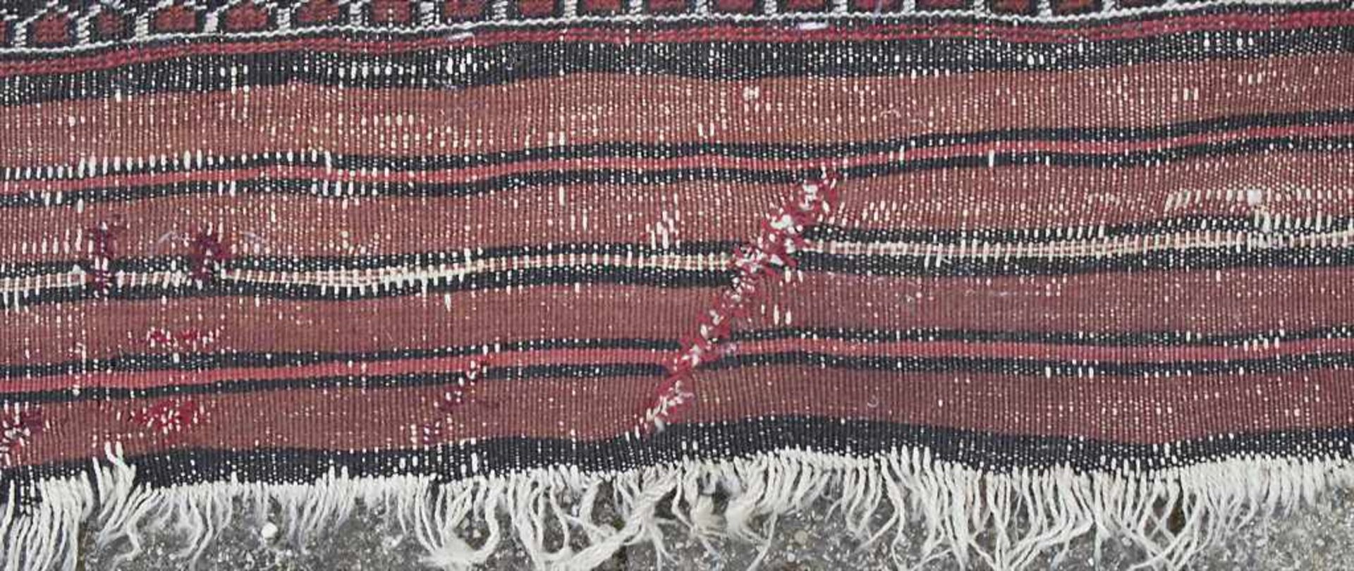 Orientteppich 'Tekke' / An oriental carpet 'Tekke', TurkestanMaterial: Wolle,Maße: 220 x 122 cm, - Bild 6 aus 6