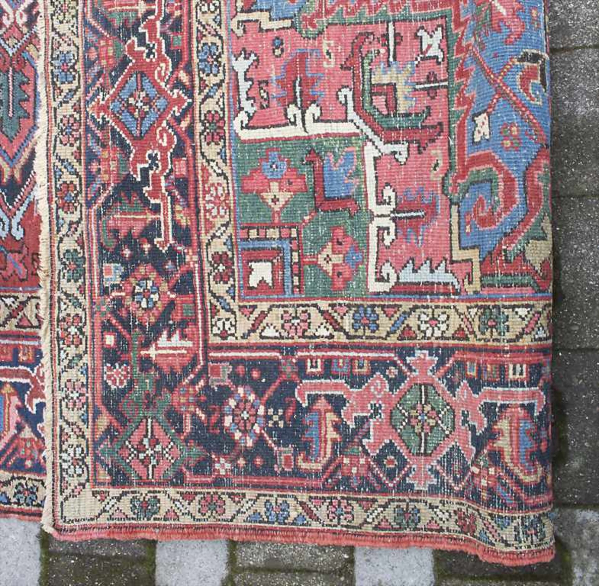 Orientteppich 'Heriz' / An oriental carpet 'Heriz'Material: Wolle, Maße: 330 x 220 cm, Zustand: gut, - Bild 4 aus 4