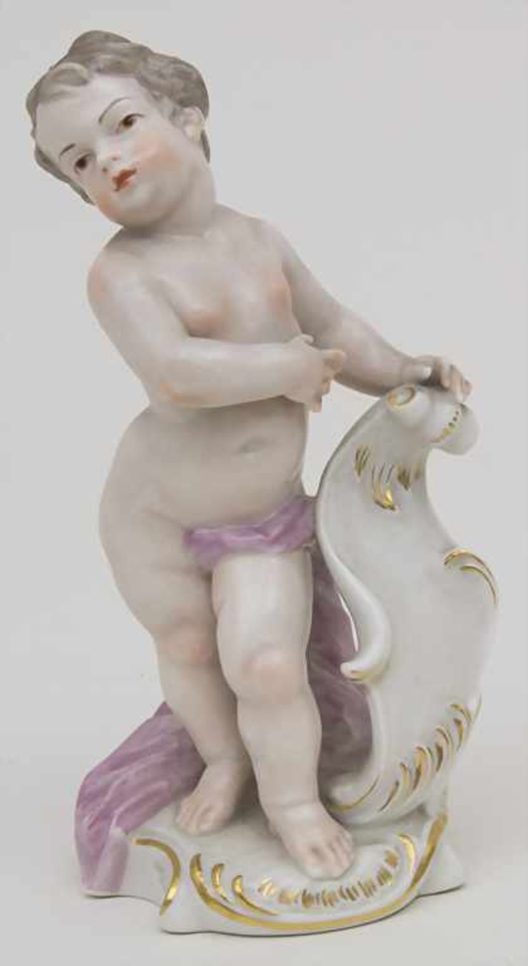 Putto mit Schild / A cherub with a shield, Nymphenburg, 1963Material: Porzellan, polychrom bemalt,