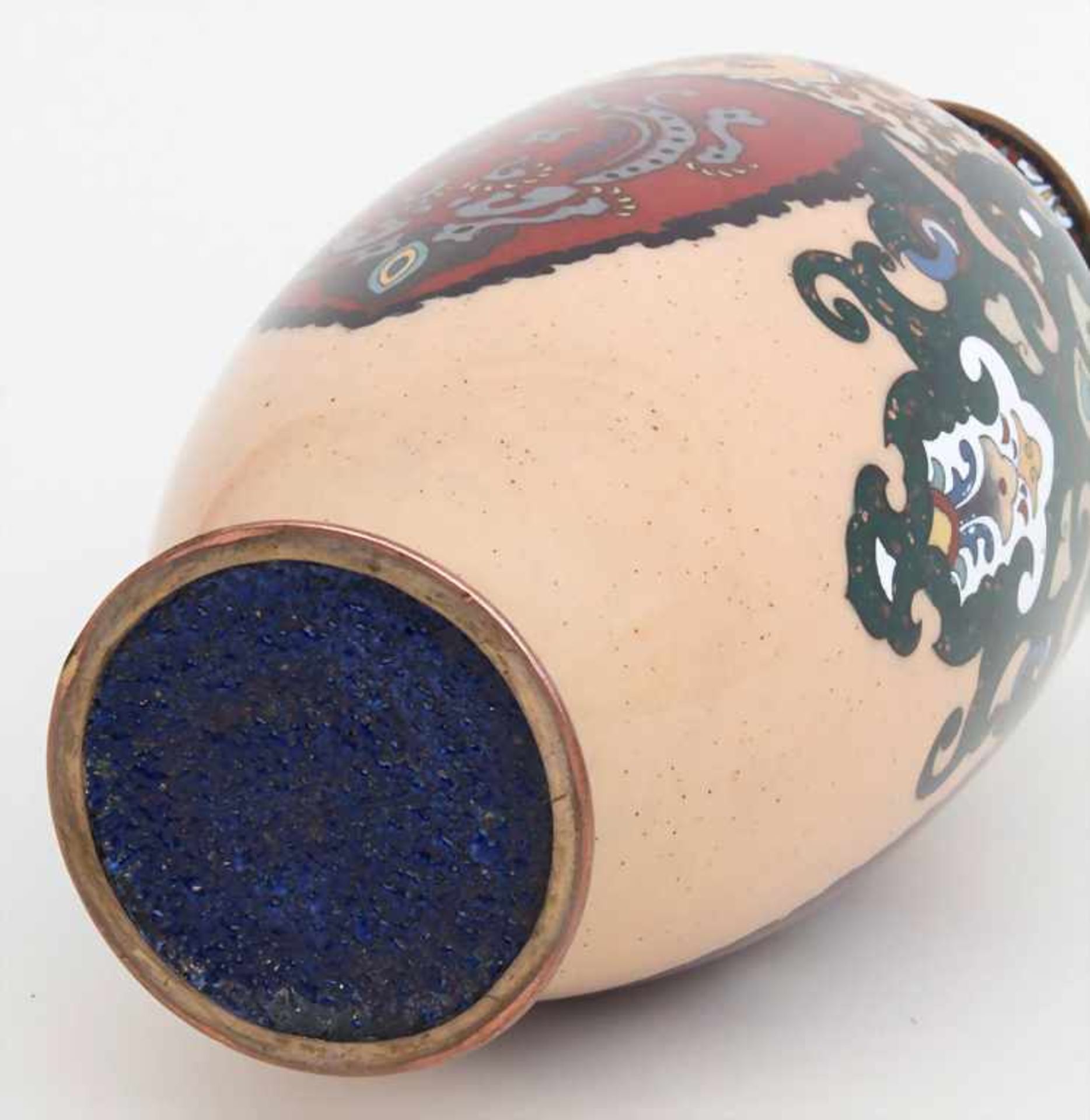 Cloisonné-Vase, 'Phönixe in Reserve', Meiji-PeriodeMaterial: Kupferkorpus, polychromes Email- - Bild 6 aus 8