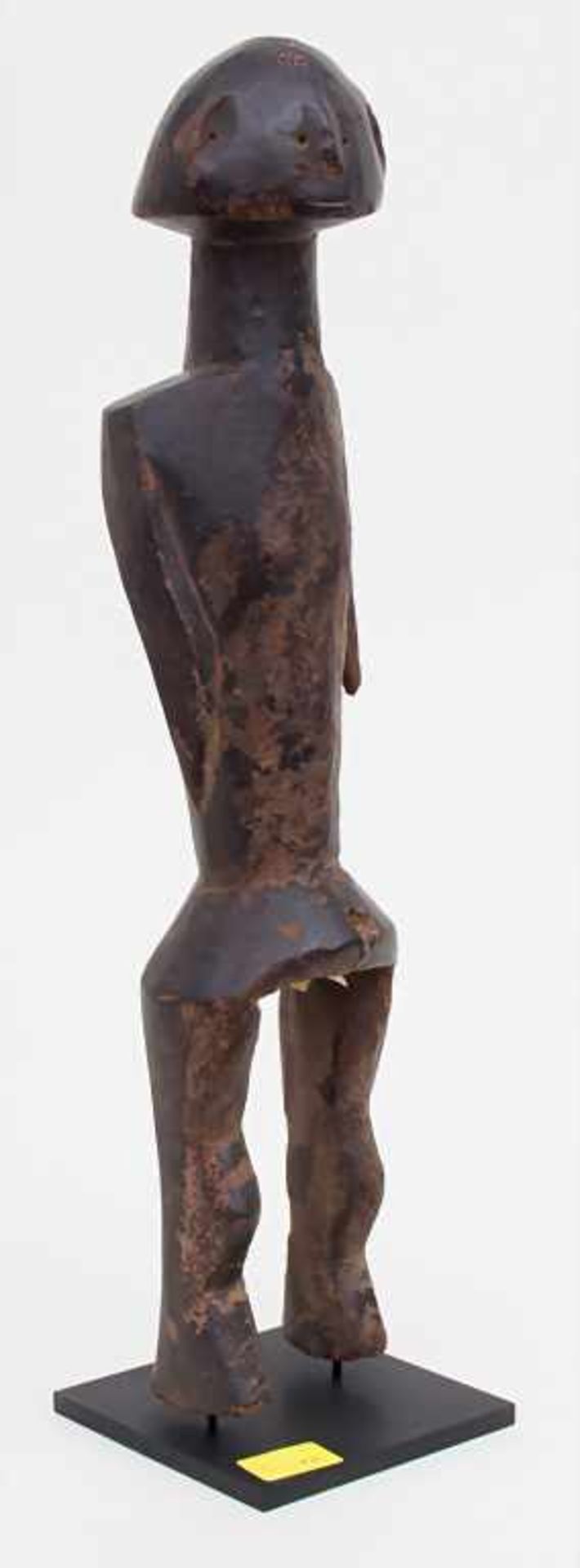 Ahnenfigur / An ancestors figurine, Bagirmi, Benue, NigeriaMaterial: Holz, dunkelbraun patiniert, - Bild 2 aus 4