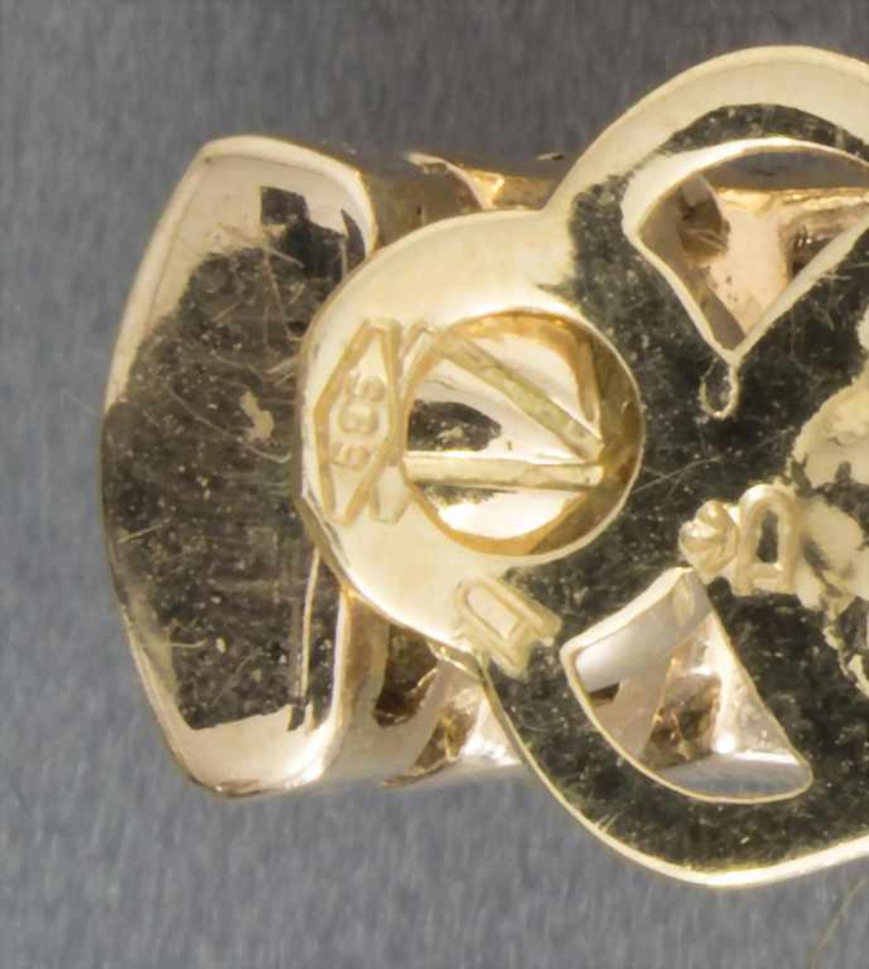 Schmuckset in Gold / A Jewellery Set in goldbestehend aus: Ring und Ohrclips,Material: Gelbgold Au - Image 3 of 3