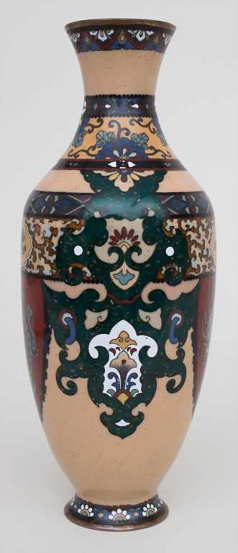 Cloisonné-Vase, 'Phönixe in Reserve', Meiji-PeriodeMaterial: Kupferkorpus, polychromes Email- - Bild 2 aus 8