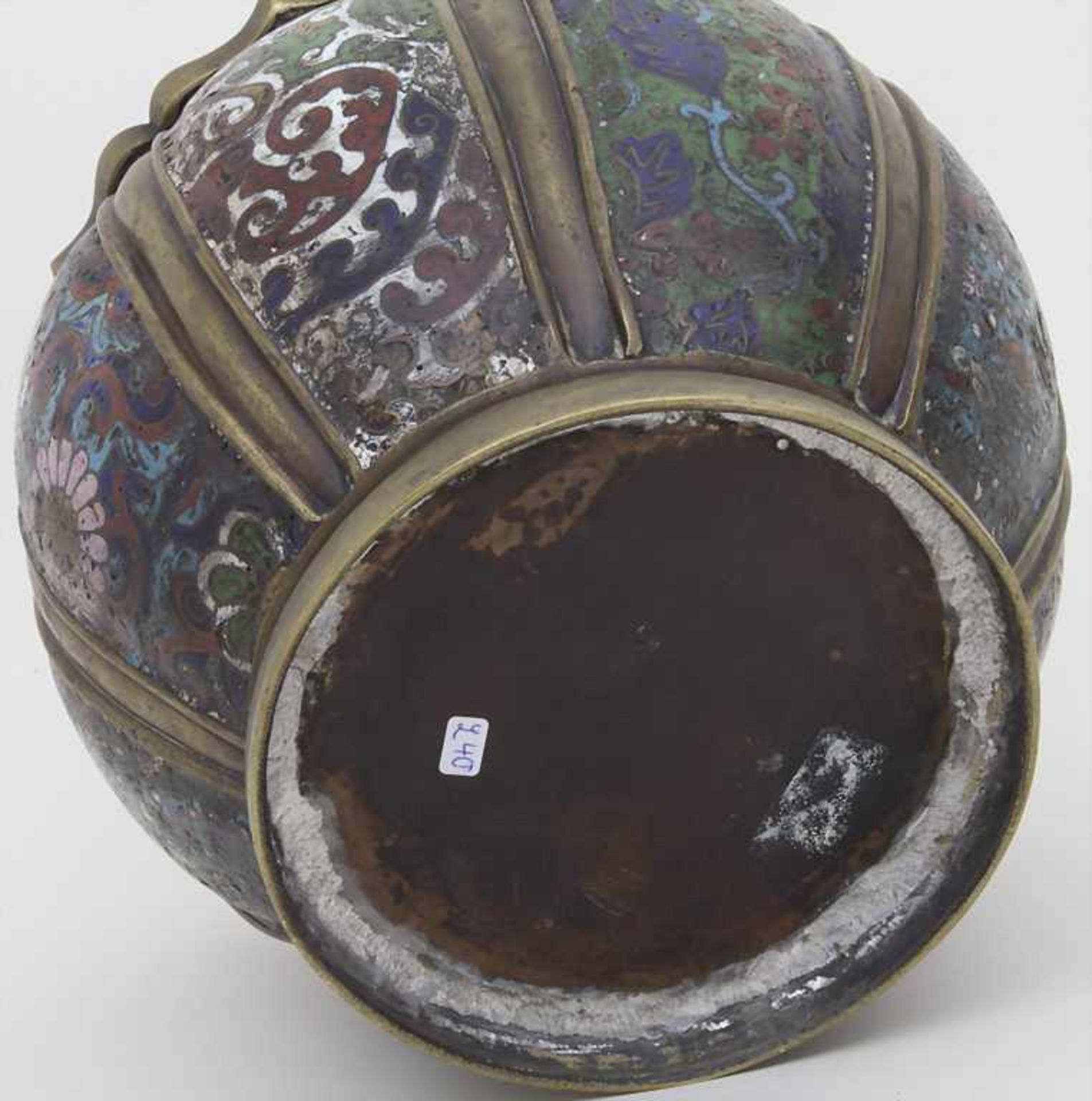 Cloisonné-Cachepot / A cloisonné cachepot, China, 18. Jh.Material: Email auf Bronze, Dekor: - Image 4 of 5