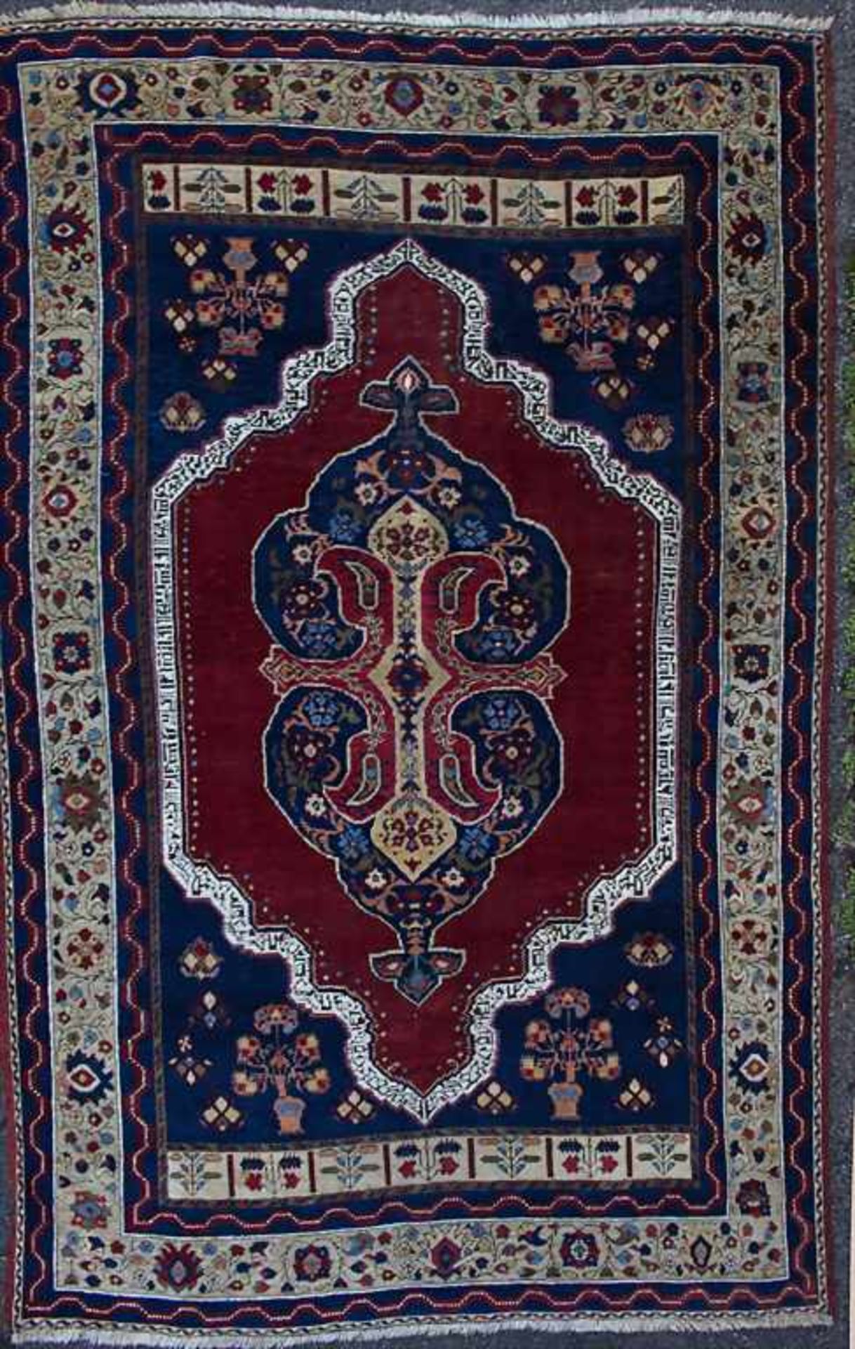 Orientteppich / An oriental carpetMaterial: Wolle auf Wolle, Maße: 248 x 155 cm, Zustand: gut ,