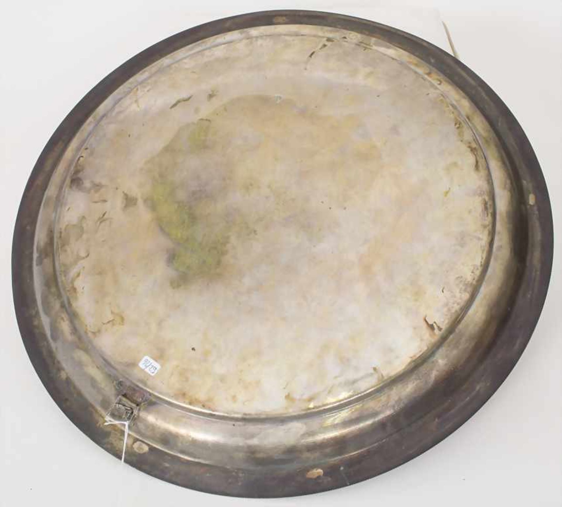 Teetablett mit Ornamentdekor / A tea tray with ornaments, Nordafrika, 20. Jh.Material: Treibarbeit - Image 9 of 9