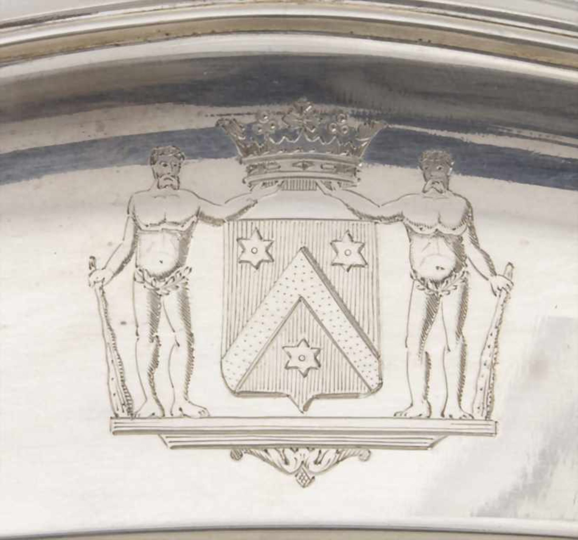 Große Platte / A large silver plate, Odiot, Paris, um 1900Material: Silber 950, Adelswappen, - Bild 4 aus 9
