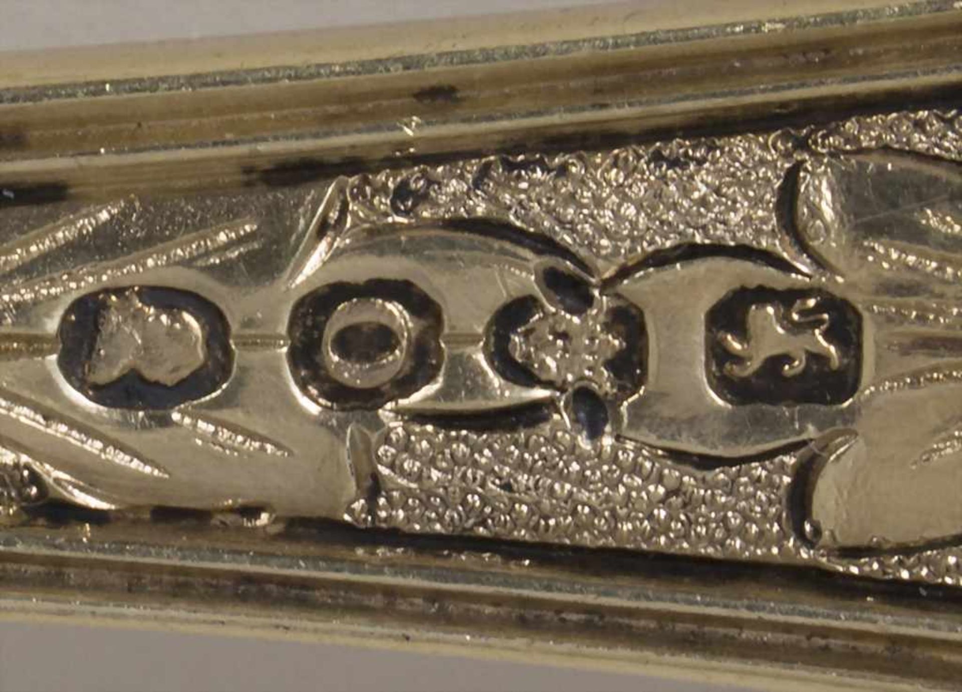 Beeren Löffel / A silver berry spoon, London, 1789Material: Silber 925/000, vergoldet,Punzierung: - Bild 8 aus 9