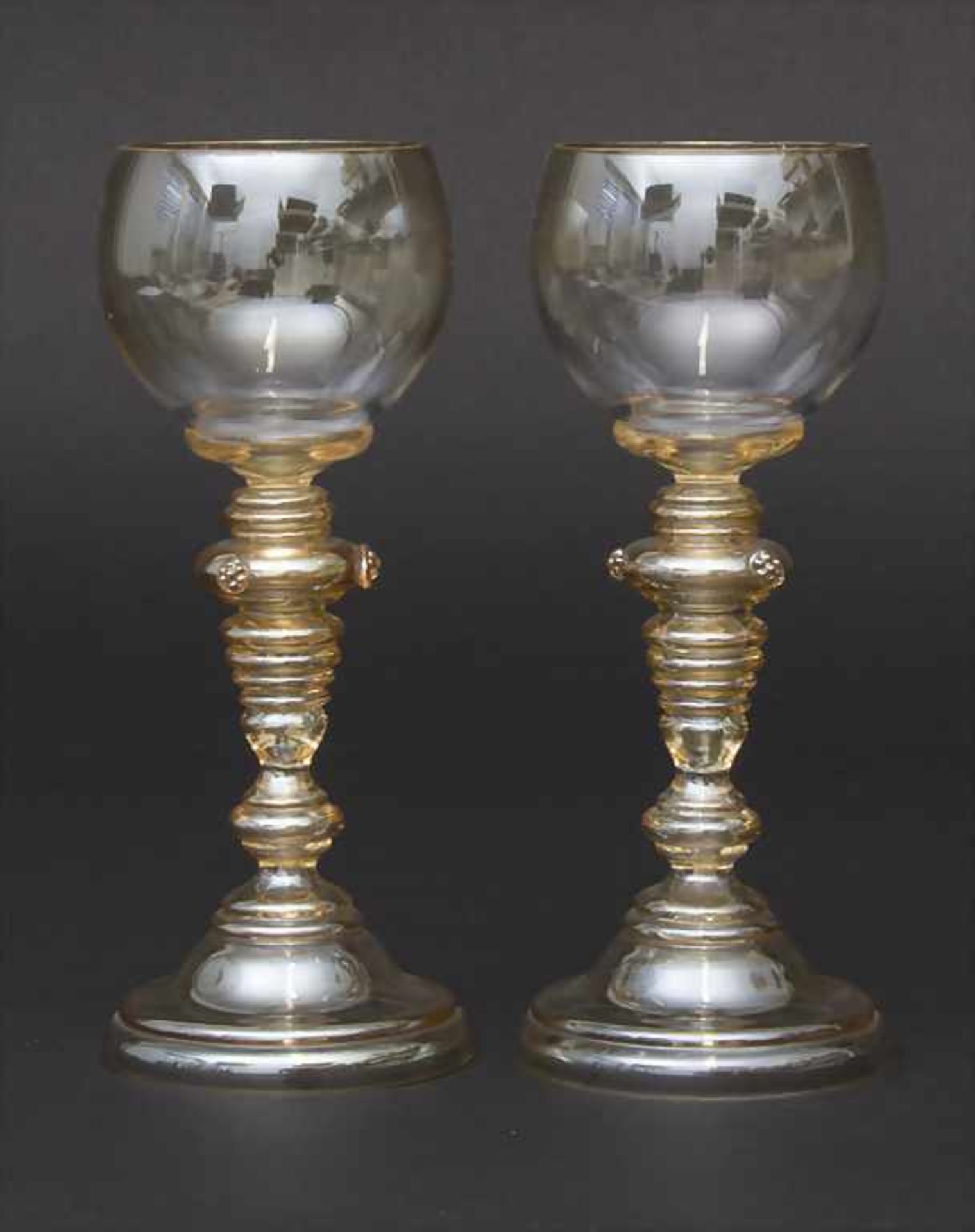 2 Weingläser / 2 wine glasses, Theresienthal, um 1920Material: Kristallglas bernsteinfarben, - Bild 2 aus 5