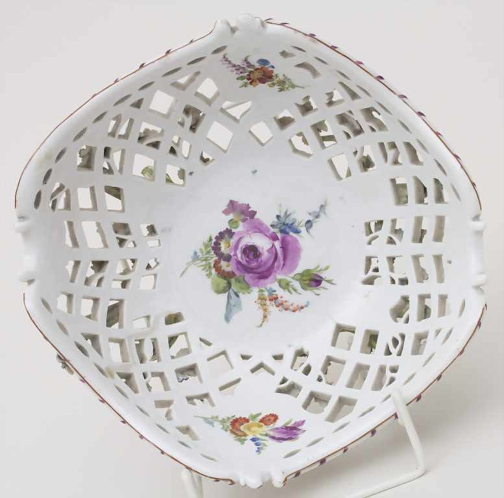 Rokoko-Korbschale auf Astfüßen / A Rococo basket, Marcolini Periode, Meissen, Ende 18. Jh. - Bild 5 aus 10