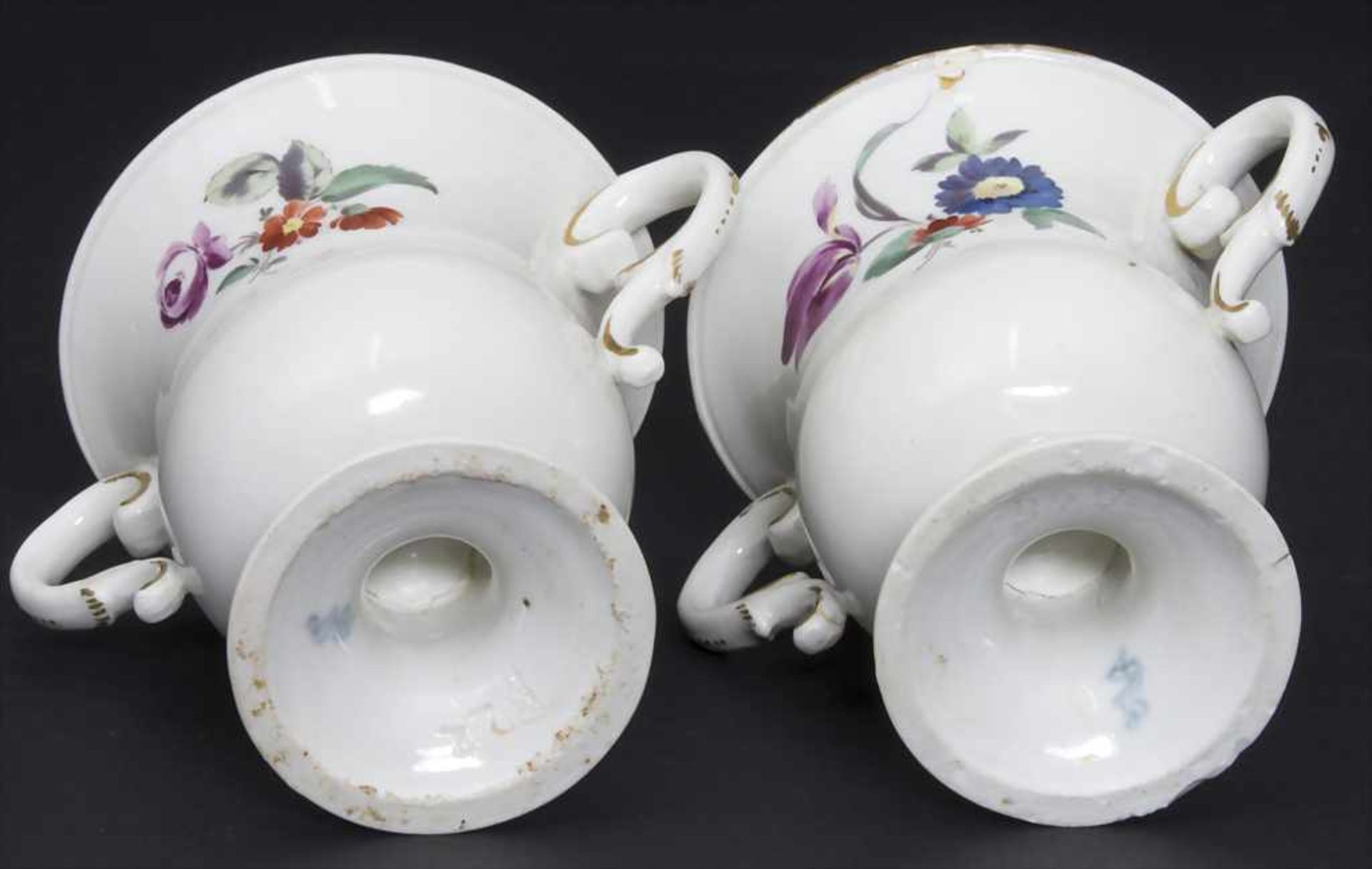 Paar Vasen mit Henkeln / 2 vases with handles, Frankenthal, um 1740Material: Porzellan, farbig - Bild 6 aus 10