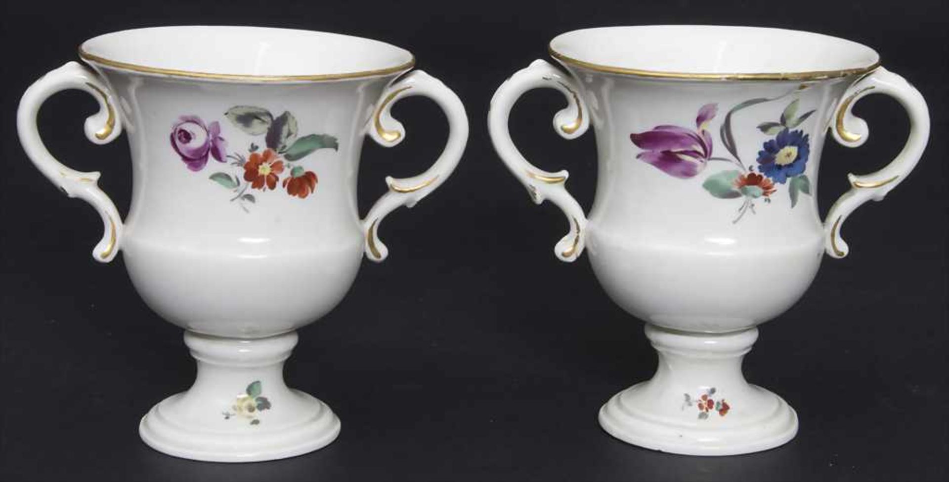 Paar Vasen mit Henkeln / 2 vases with handles, Frankenthal, um 1740Material: Porzellan, farbig