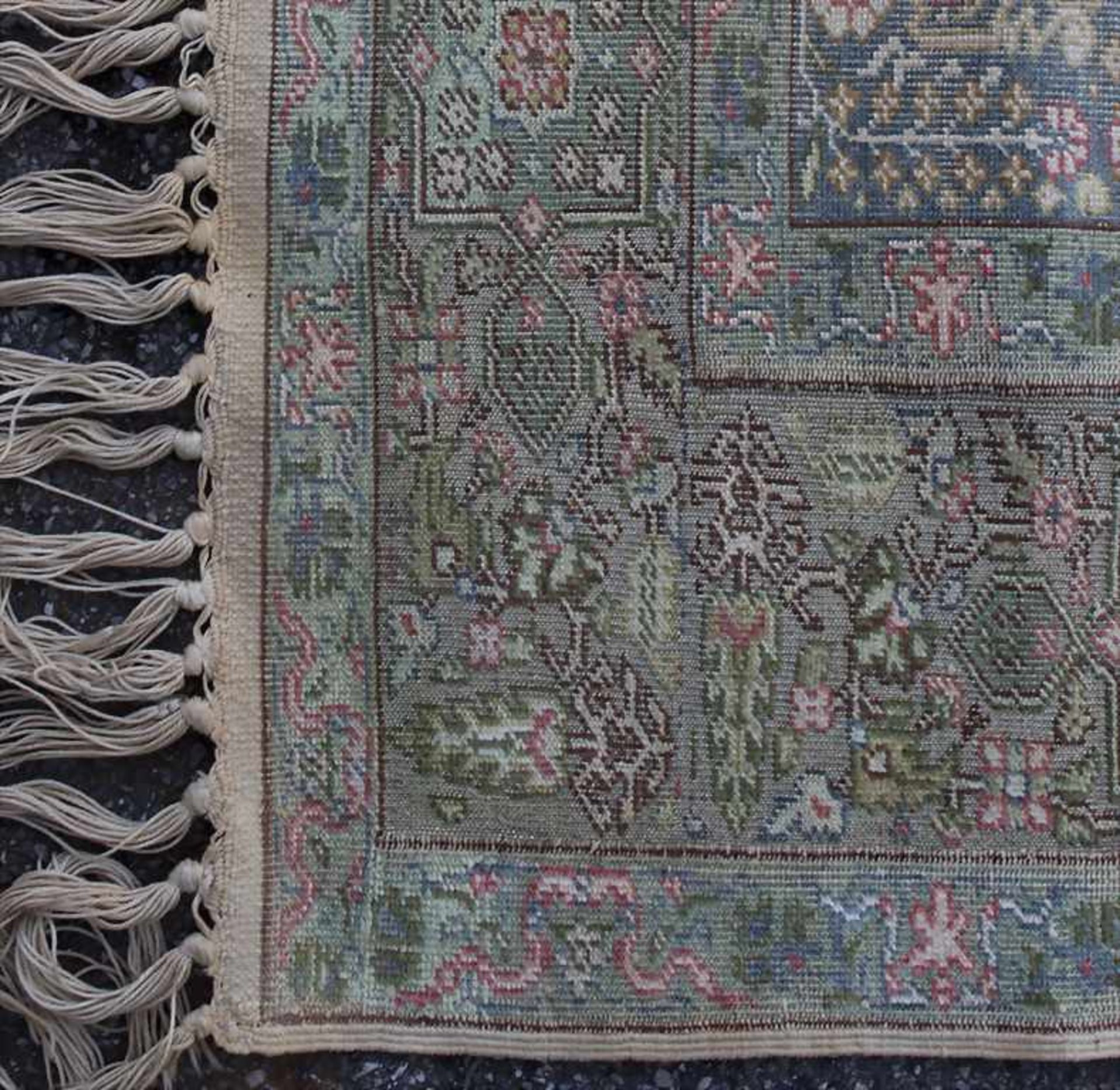 Seiden-Orientteppich mit Silberfadendekor / A silk oriental carpet with silver threadsMaterial: - Image 4 of 5