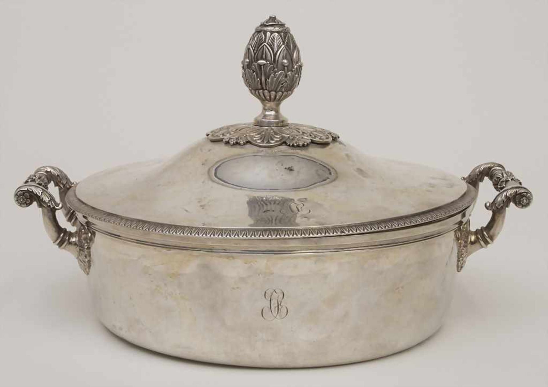 Deckelterrine / A silver tureen, L.N. Naudin, Paris, um 1820Material: Silber 950,Marke: Meistermarke
