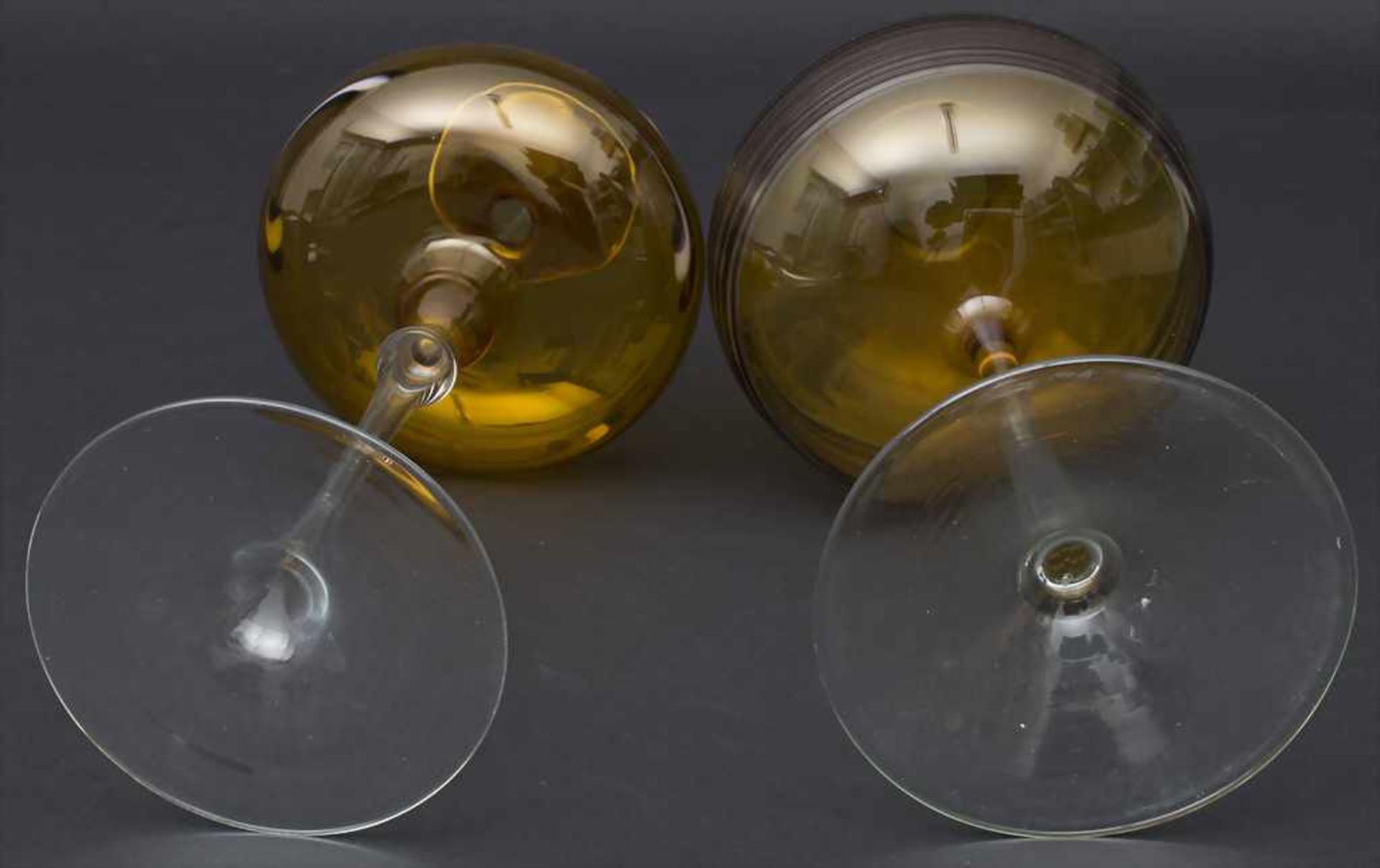 Paar Vasen / A pair of vases, Lauscha, ThüringenMaterial: mundgeblasenes Glas,Höhe: 23,8 und 24,4 - Bild 3 aus 4