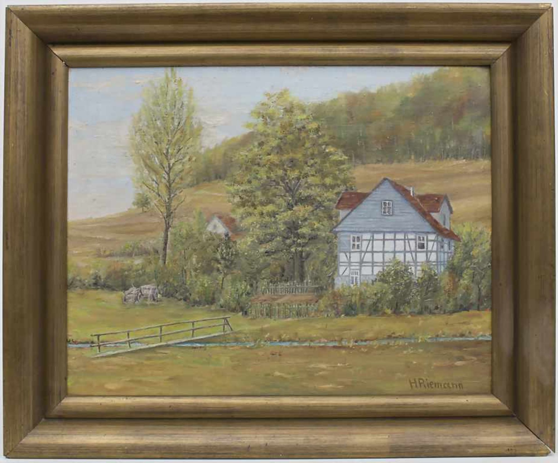 H. Riemann (20. Jh.), 'Fachwerkhaus in Hügellandschaft' / 'A timbered house in a hilly landscape' - Image 3 of 5