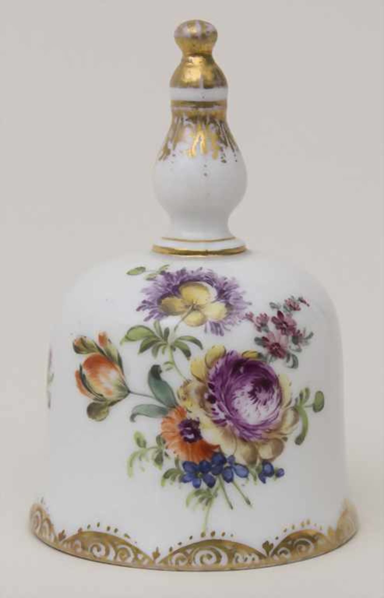 Tischglocke mit Blumenmalerei / A table bell with flowers, wohl Dresden, Ende 19. Jh.Material: