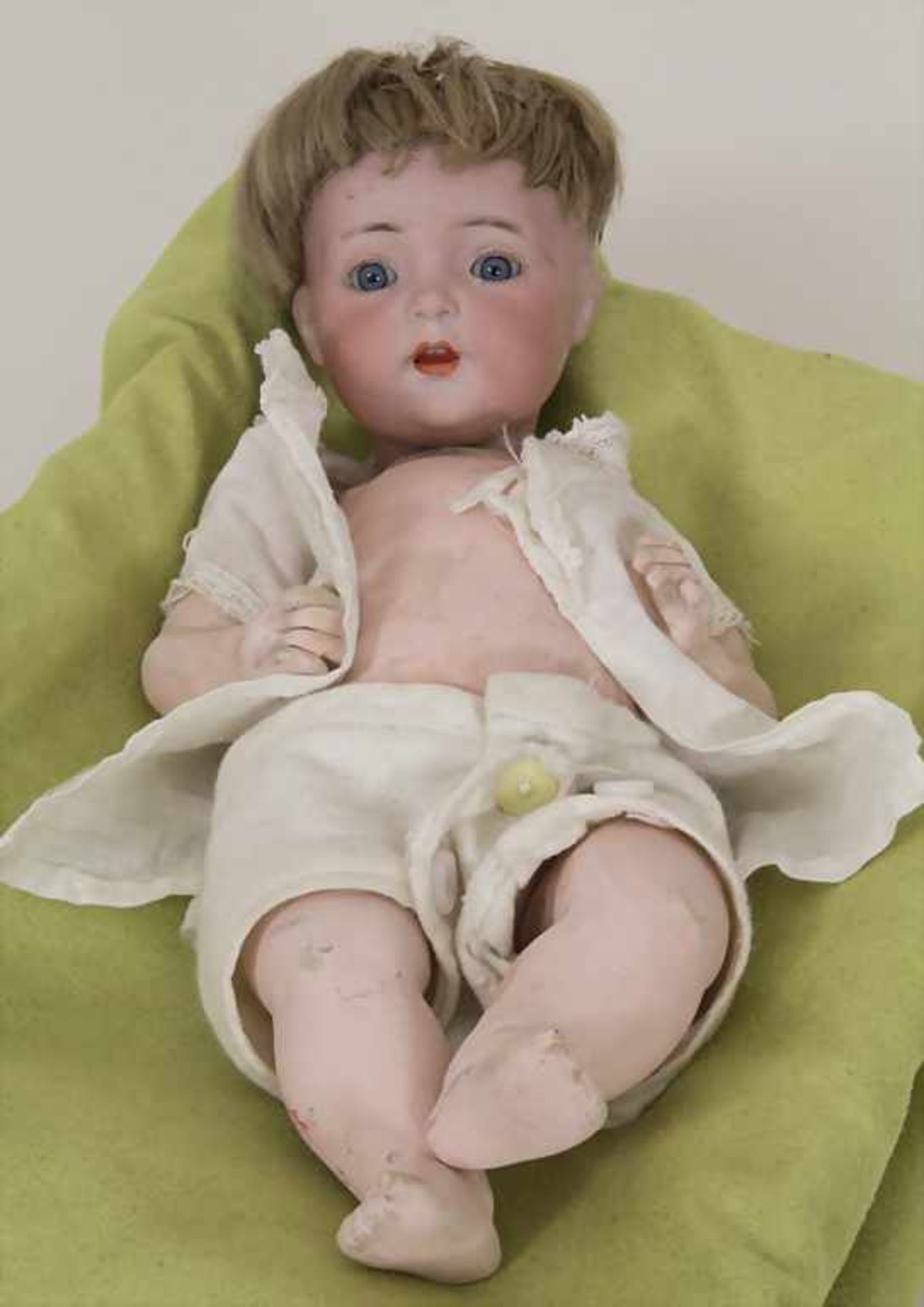 Puppe / A doll, Simon & Halbig, deutschMaterial: Bisquitporzellan bemalt, blonde Mohairperücke,