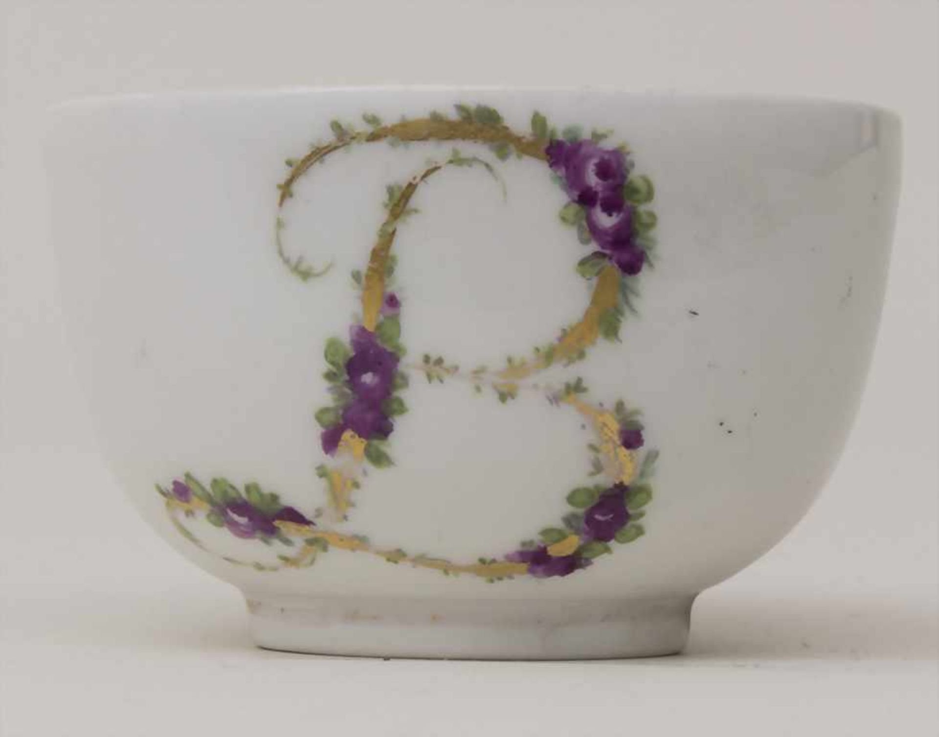 Tasse mit Monogramm 'B' / A cup with letter 'B', Meissen, Marcolini-Periode, 1774-1814Material:
