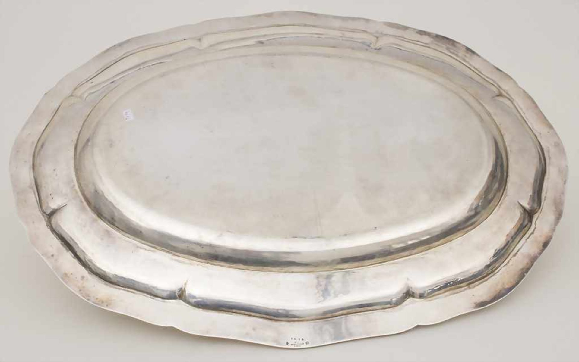 Große Platte / A large silver plate, Odiot, Paris, um 1900Material: Silber 950, Adelswappen, - Bild 2 aus 9