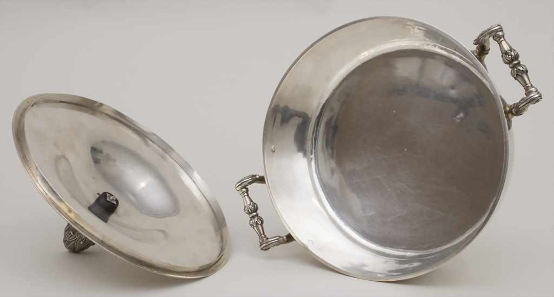 Deckelterrine / A silver tureen, L.N. Naudin, Paris, um 1820Material: Silber 950,Marke: Meistermarke - Bild 8 aus 17