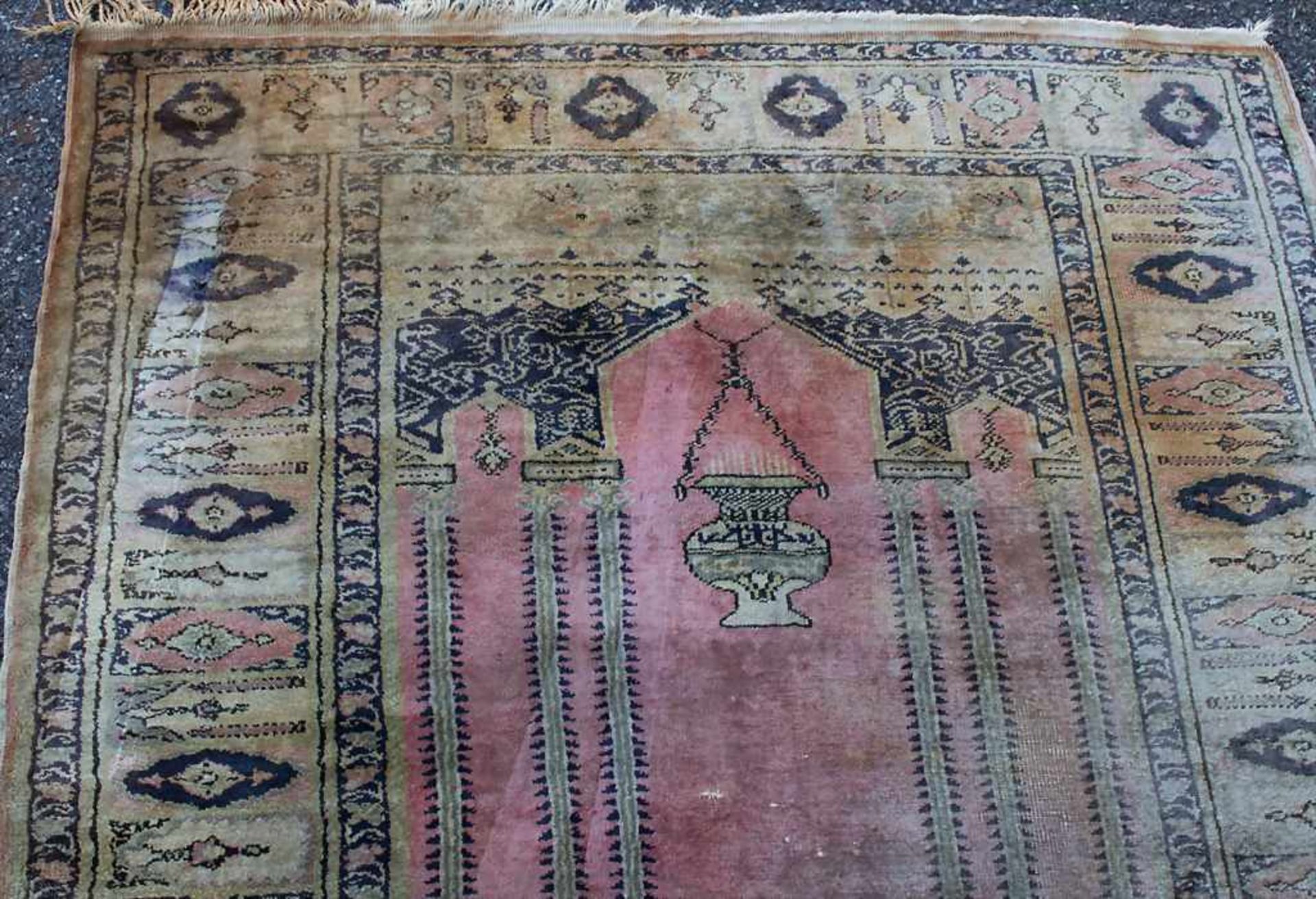 Gebetsteppich / A prayer rugMaterial: Seide auf Seide / Baumwolle,Maße: 134 x 88 cm, Zustand: - Image 3 of 11