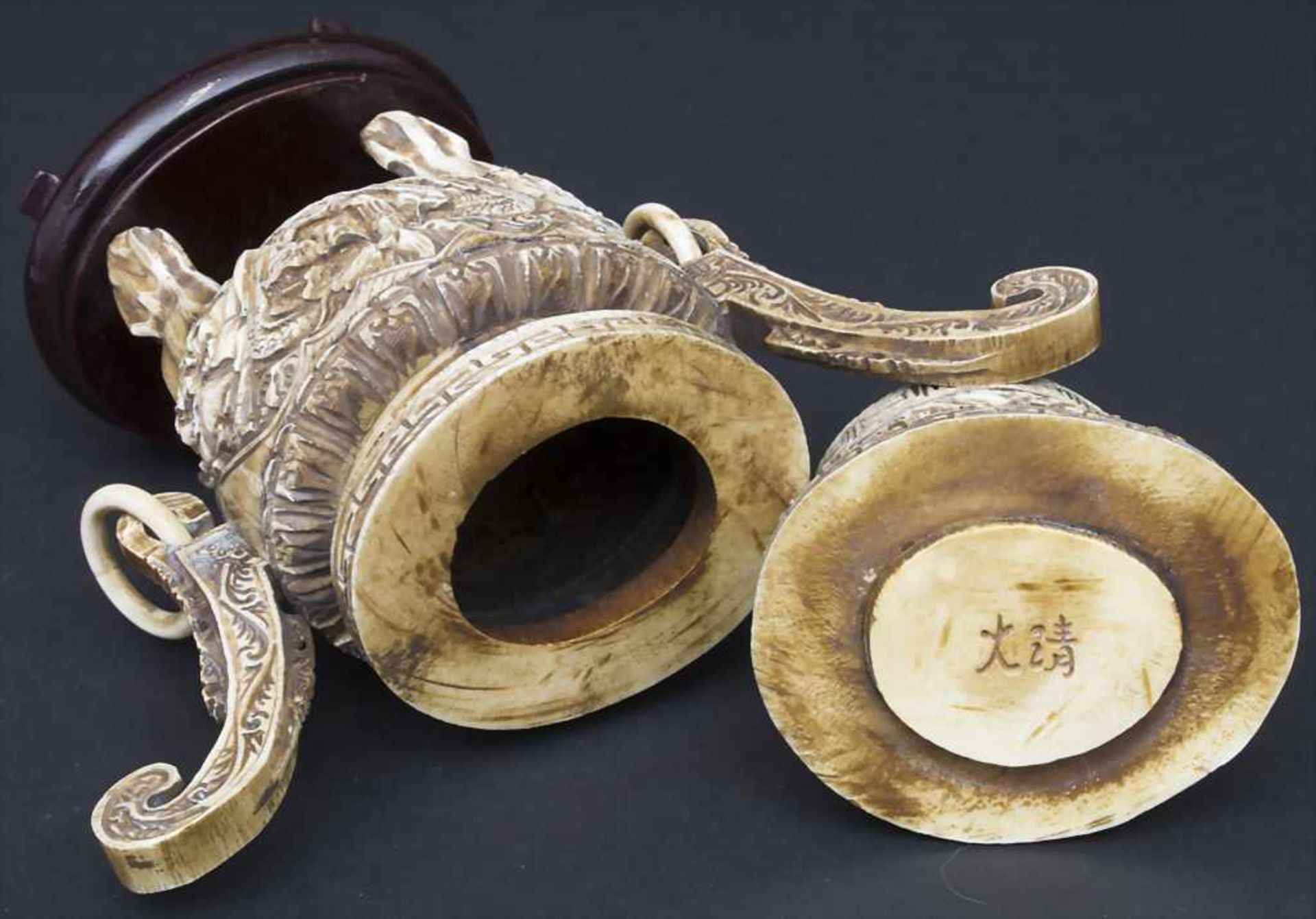 Räuchergefäß mit Drachendekor / An incense burner with dragons, China, um 1900Material: Elfenbein, - Bild 8 aus 11