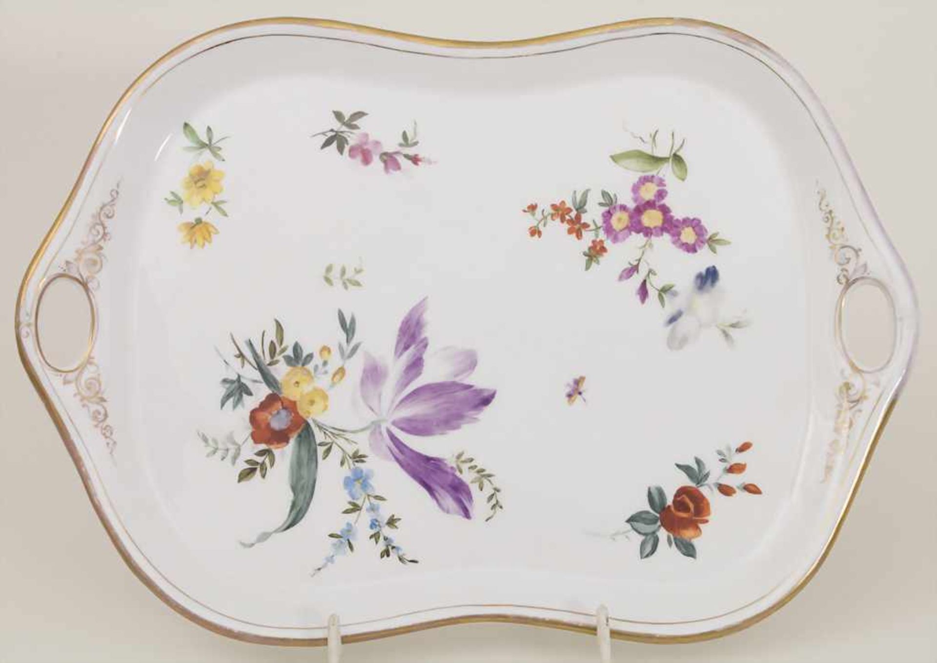 Tablett mit Blumenmalerei / A tray with flowers, KPM, Berlin, um 1900Material: Porzellan,