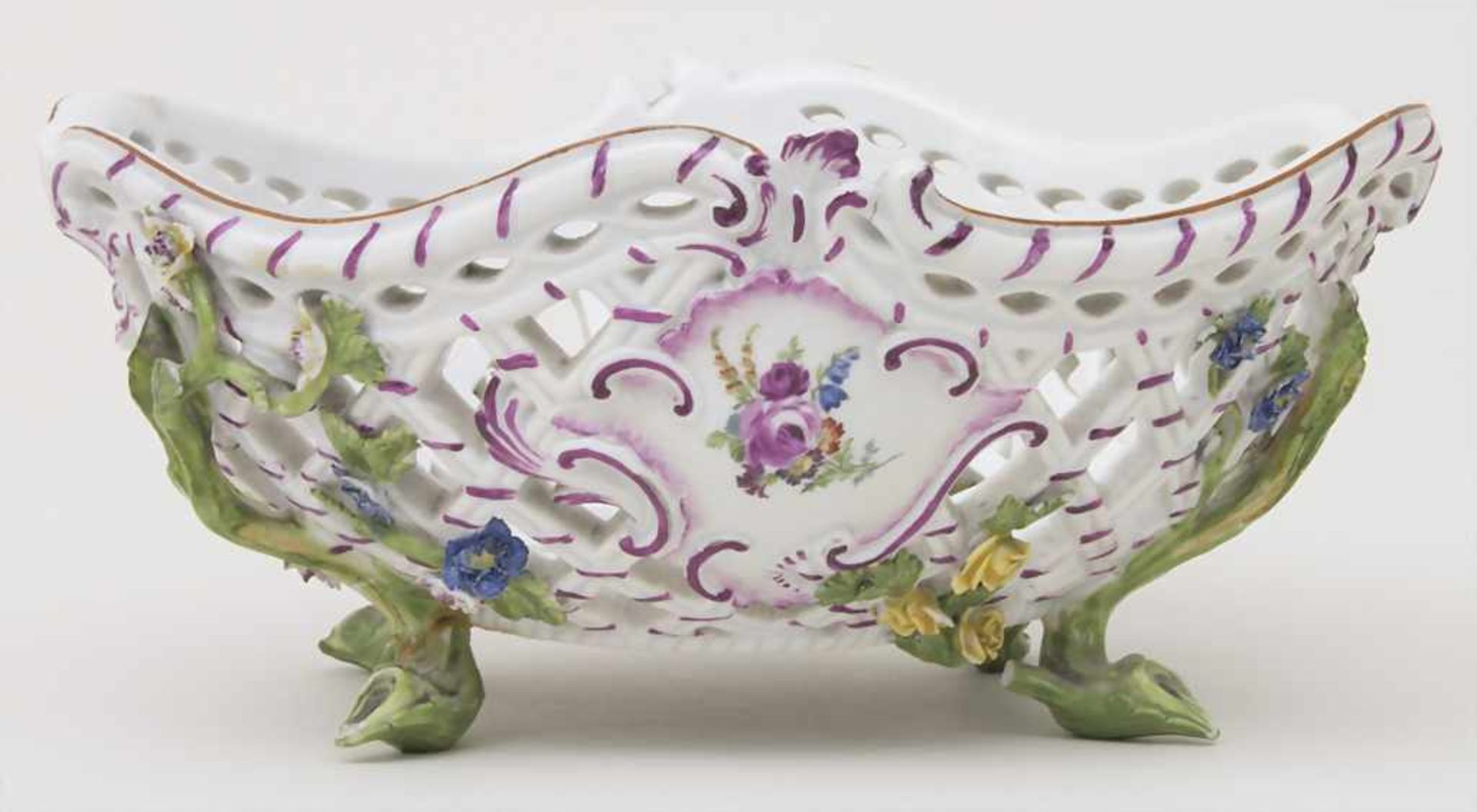 Rokoko-Korbschale auf Astfüßen / A Rococo basket, Marcolini Periode, Meissen, Ende 18. Jh. - Bild 3 aus 10