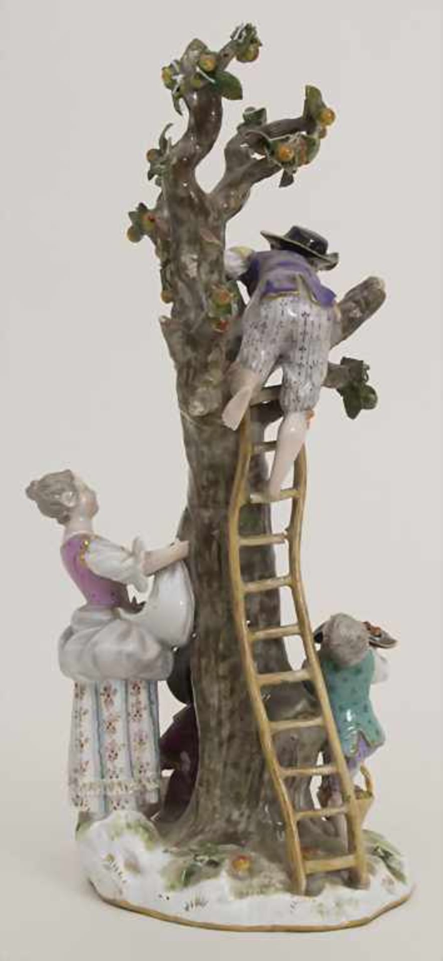 Figurengruppe 'Apfelernte' / A figural group 'apple harvest', Meissen, Mitte 19. Jh.Material: - Image 3 of 8