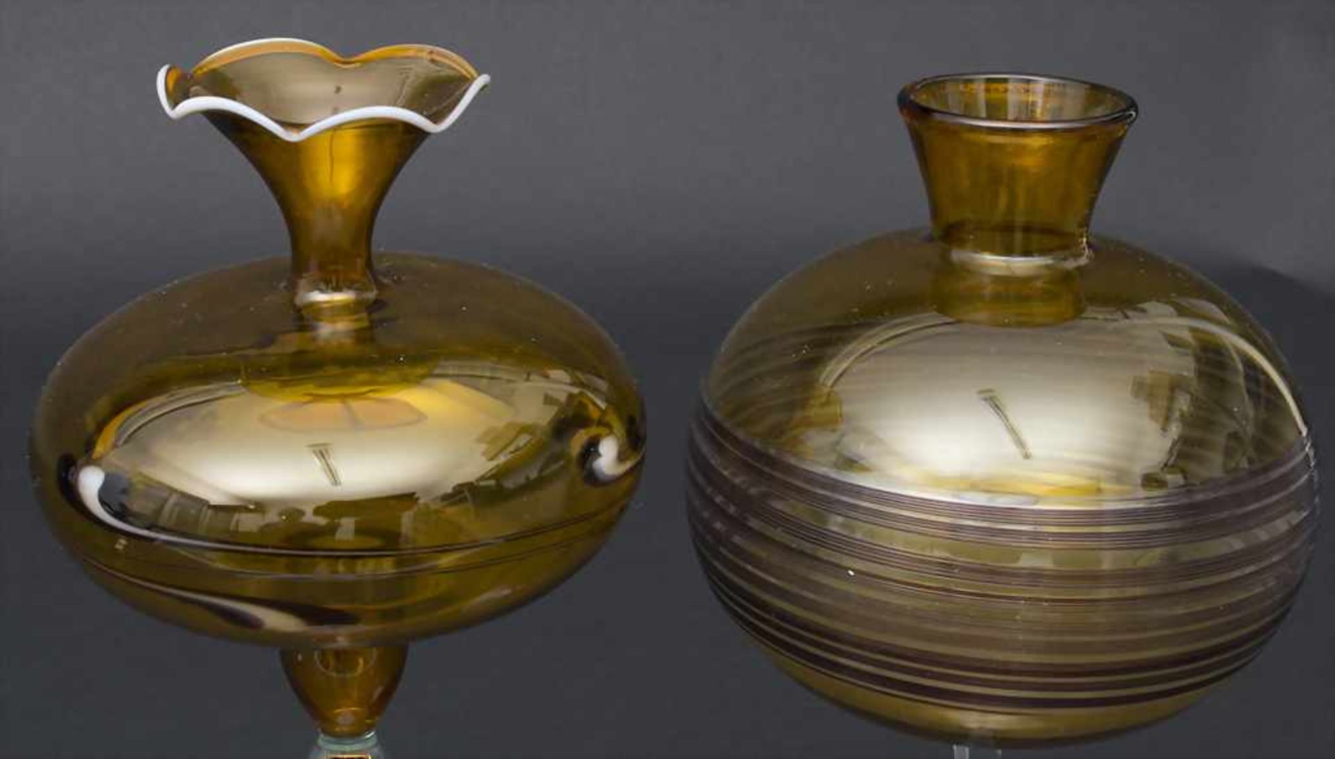Paar Vasen / A pair of vases, Lauscha, ThüringenMaterial: mundgeblasenes Glas,Höhe: 23,8 und 24,4 - Image 4 of 4