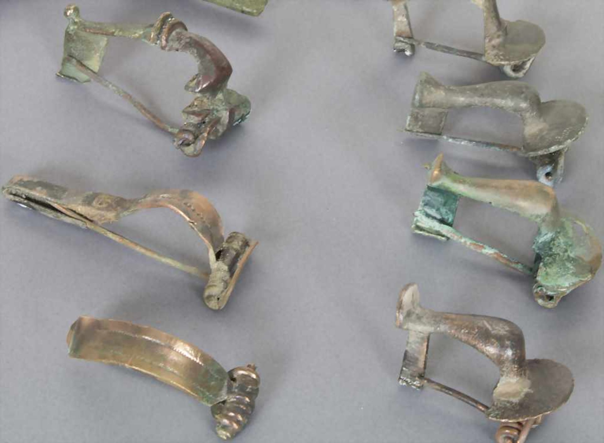 13 Keltische und Römische Fibeln / A set of 13 Celtic and Roman fibulaeMaterial: Bronze,Länge: 3,1 - Image 3 of 5