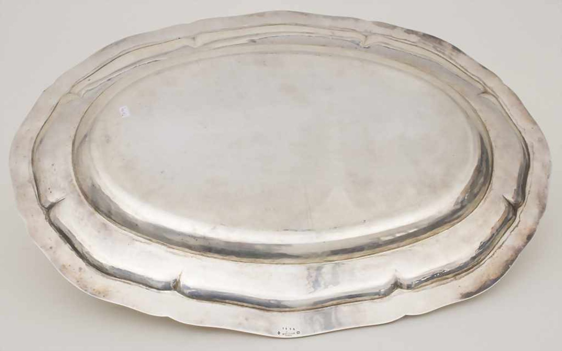 Große Platte / A large silver plate, Odiot, Paris, um 1900Material: Silber 950, Adelswappen, - Bild 3 aus 9
