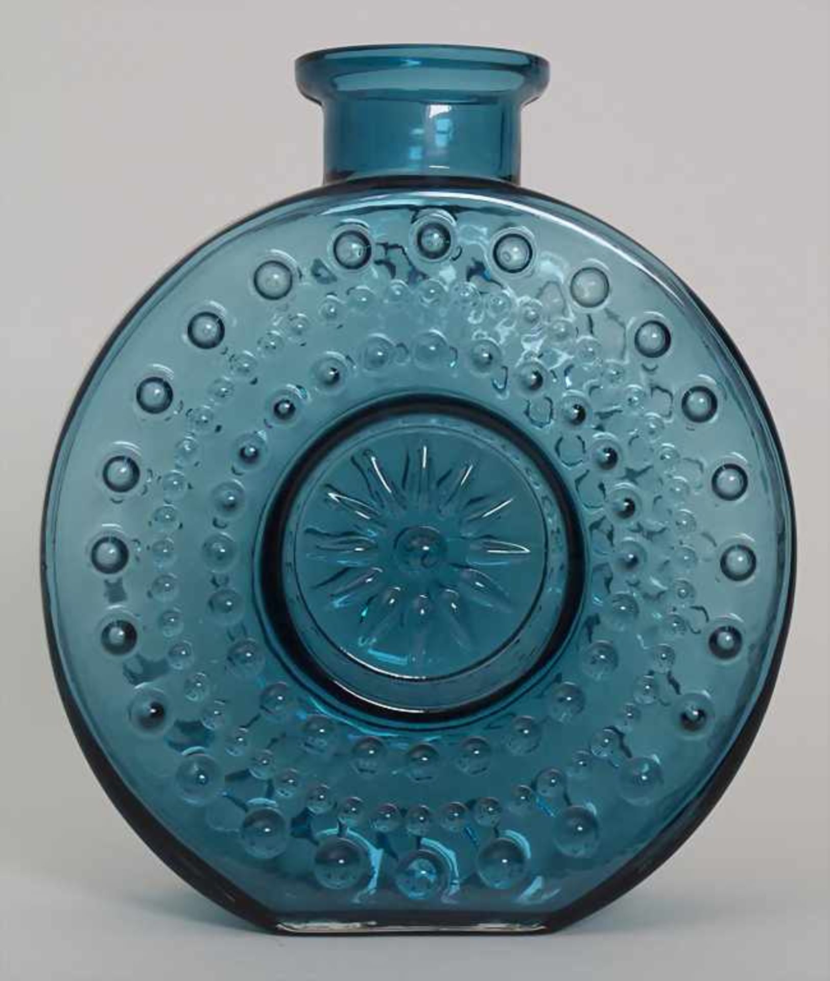 Designer-Vase, 70er JahreMaterial: türkisblaues Glas, in Form geblasen, Rand geschliffen,Höhe: 30 - Bild 3 aus 3