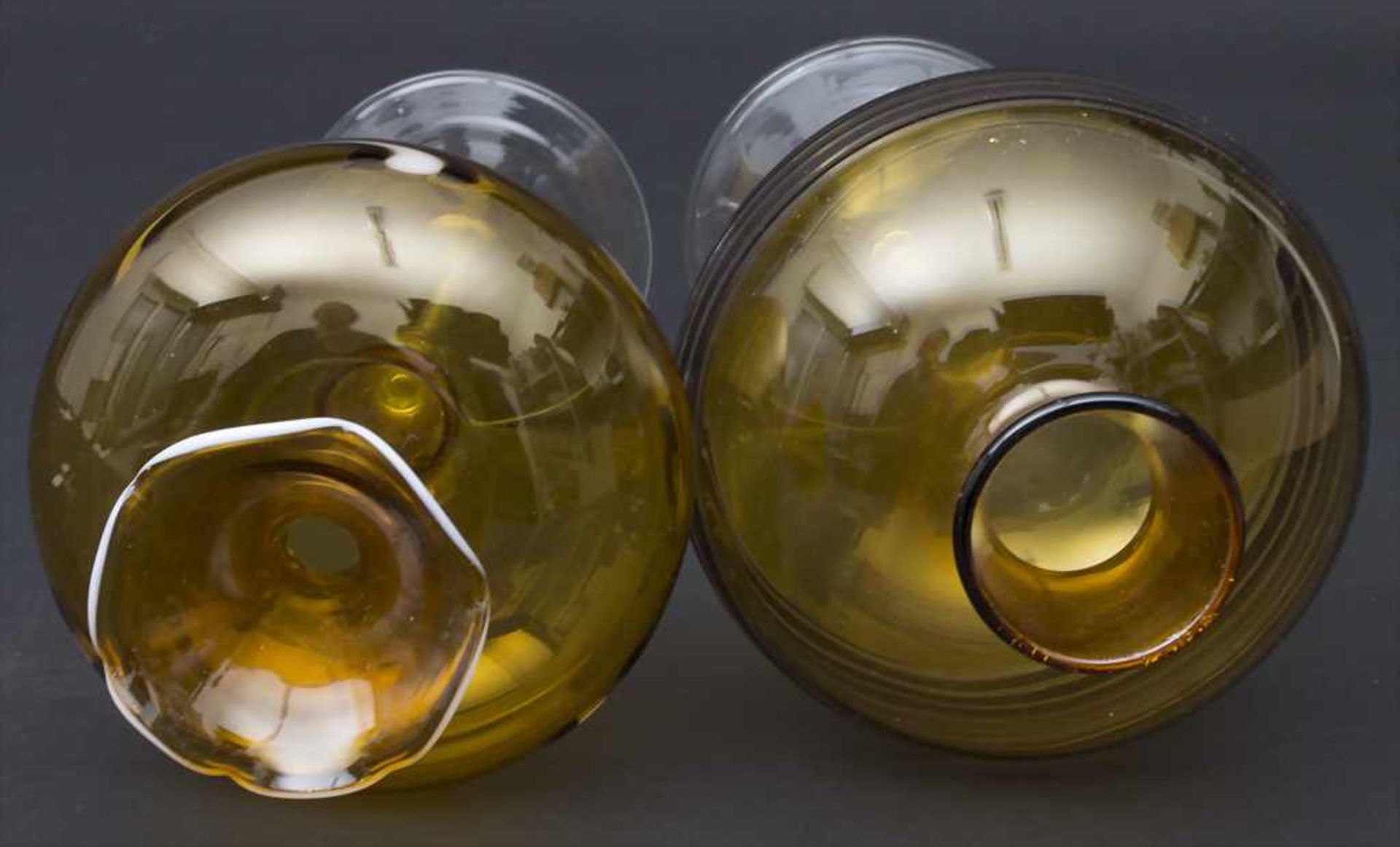Paar Vasen / A pair of vases, Lauscha, ThüringenMaterial: mundgeblasenes Glas,Höhe: 23,8 und 24,4 - Image 2 of 4