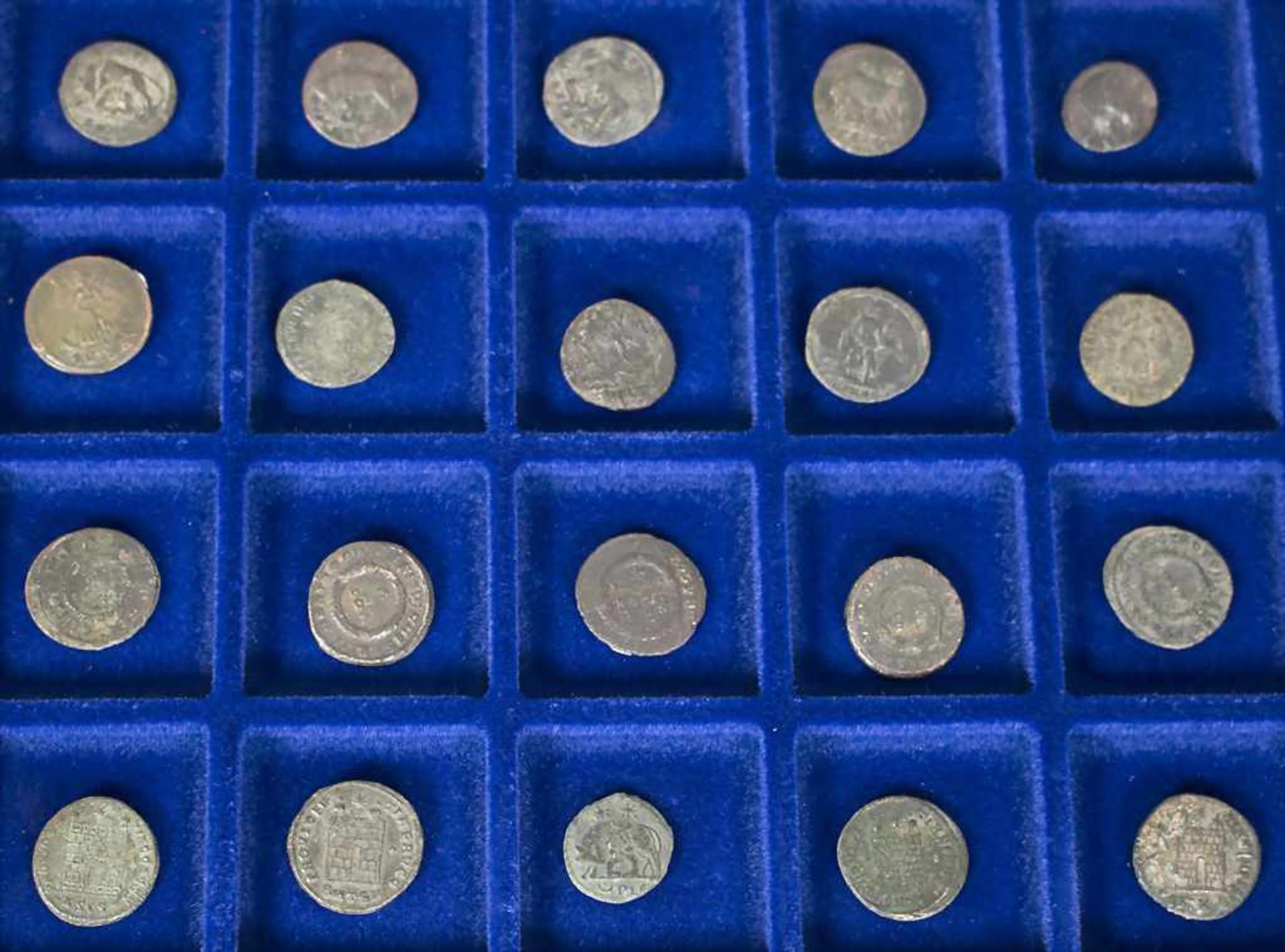 20 Römische Münzen / 20 Roman coinsMaterial: Bronze,Durchmesser: ca. 13 - 19 mm,Zustand: gut, alt