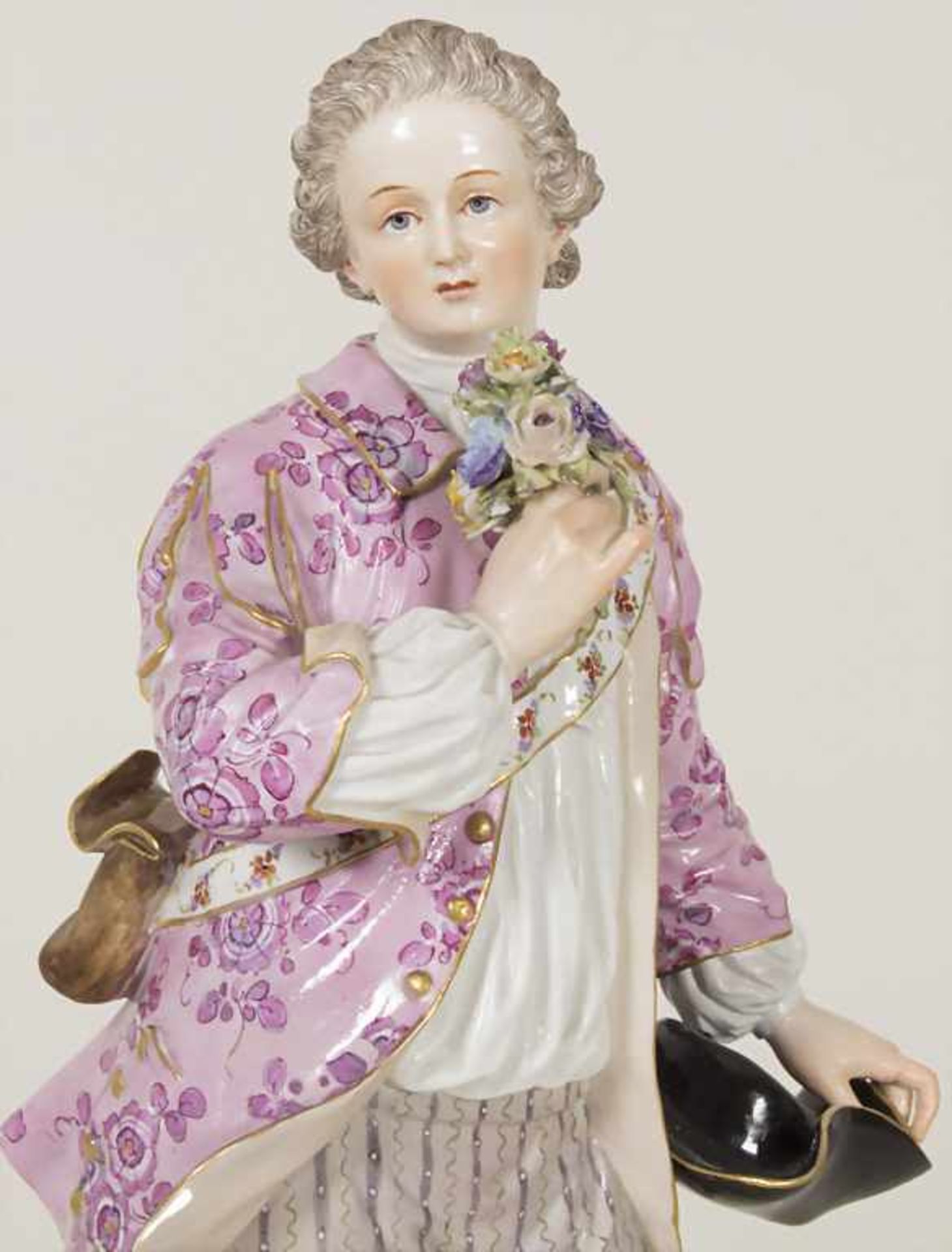 Große Figur 'Gärtner als Kavalier' / A large figure 'gardener with flower bouquet', Meissen, um - Image 7 of 9