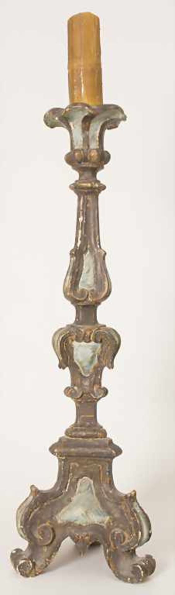 Altarleuchter / An altar candlestick, süddeutsch 18. Jh.Material: Holz, geschnitzt, farbig - Bild 3 aus 13