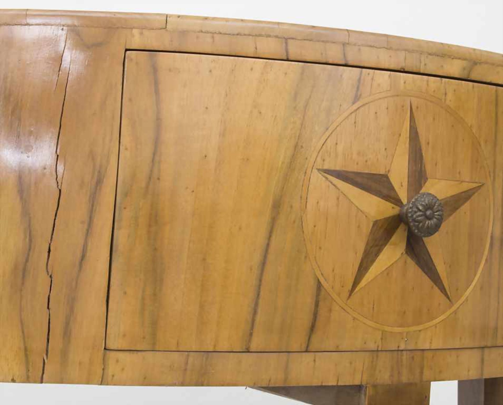 Konsoltisch 'Demi Lune' / A console table 'Demi Lune'Technik: Holz, furniert, Schublade mit - Bild 10 aus 13