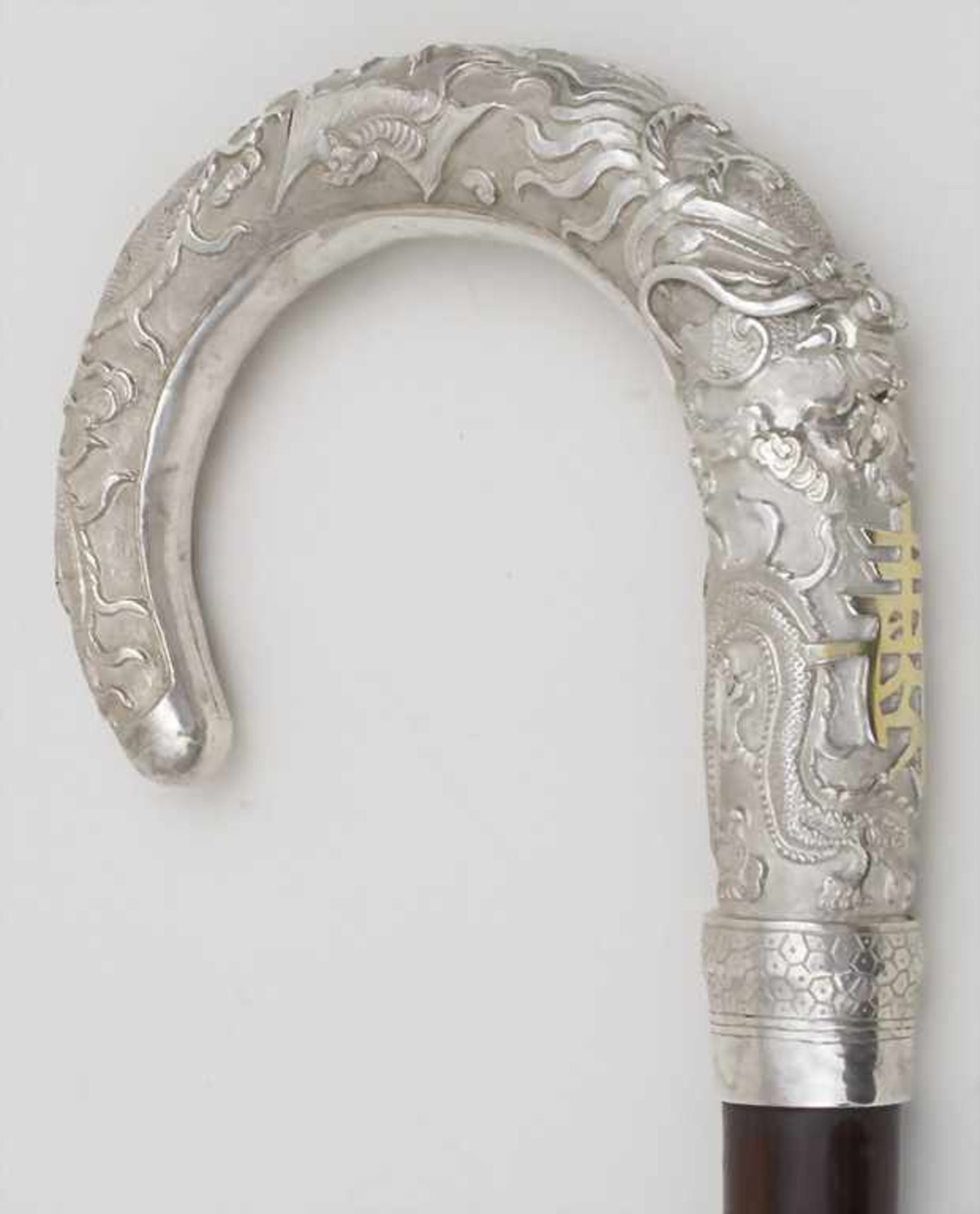 Gehstock mit Drachenmotiv / A cane with dragon handle, China (Hong Kong), um 1900Material: Silber - Bild 4 aus 7