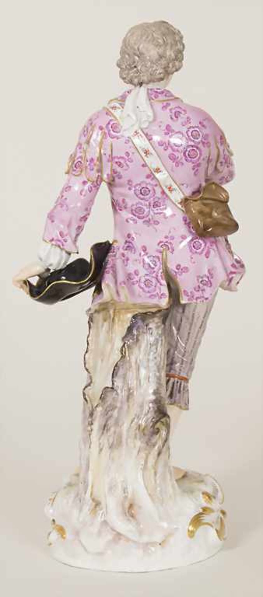 Große Figur 'Gärtner als Kavalier' / A large figure 'gardener with flower bouquet', Meissen, um - Image 3 of 9